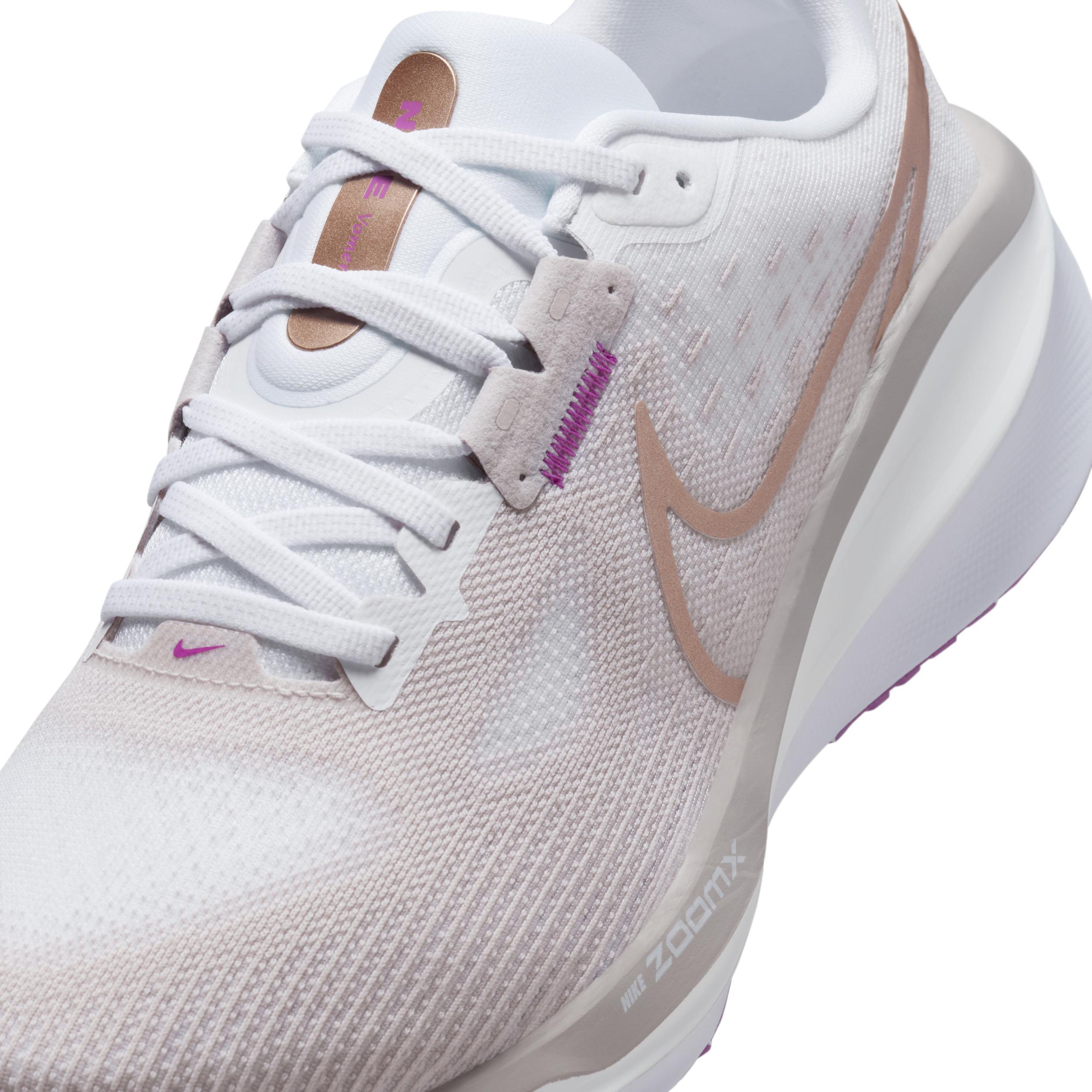 Nike Women's Vomero 17 Road Running Shoes (Extra Wide) Product Image