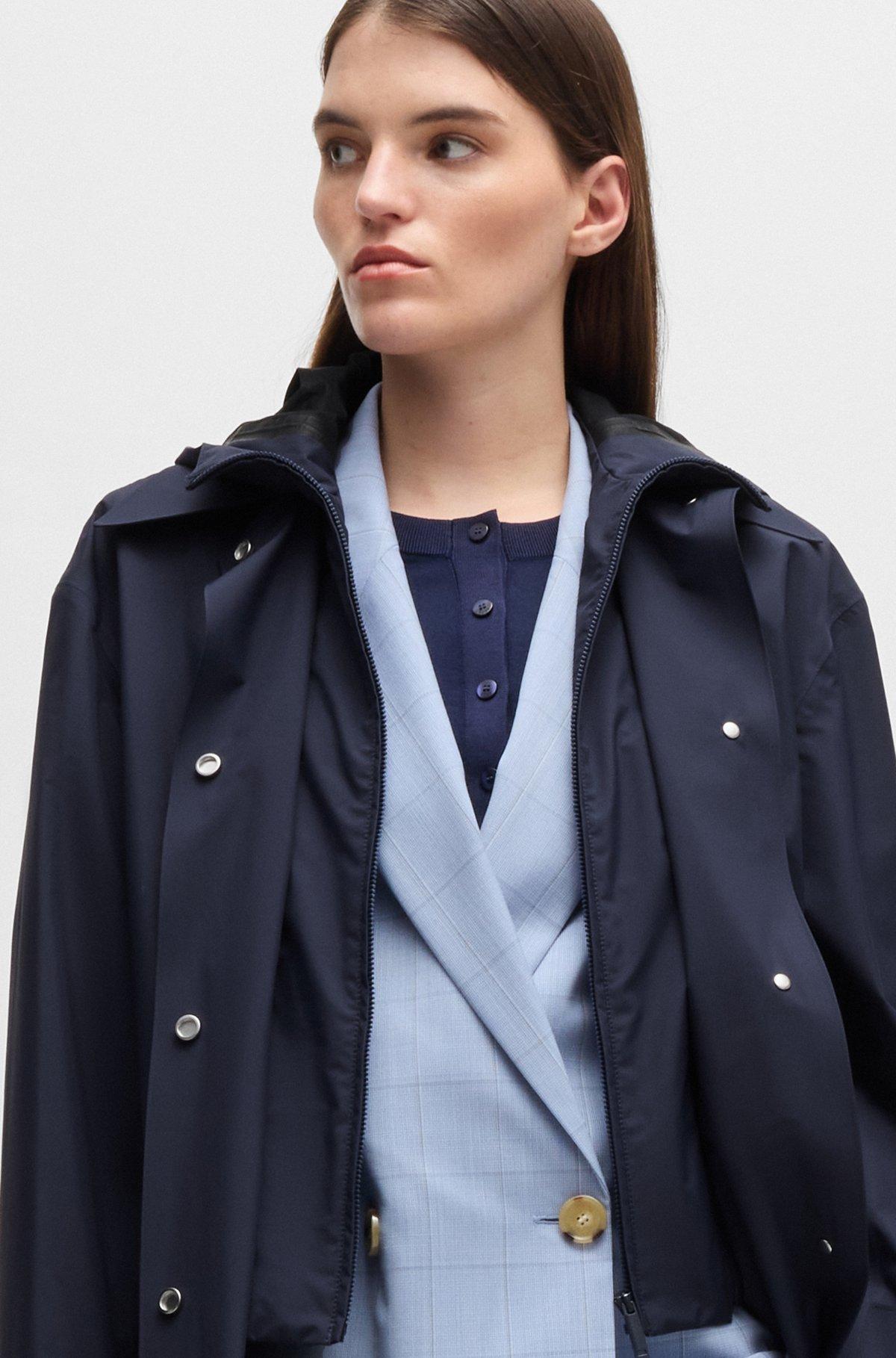 Water-repellent jacket with detachable fleece inner Product Image