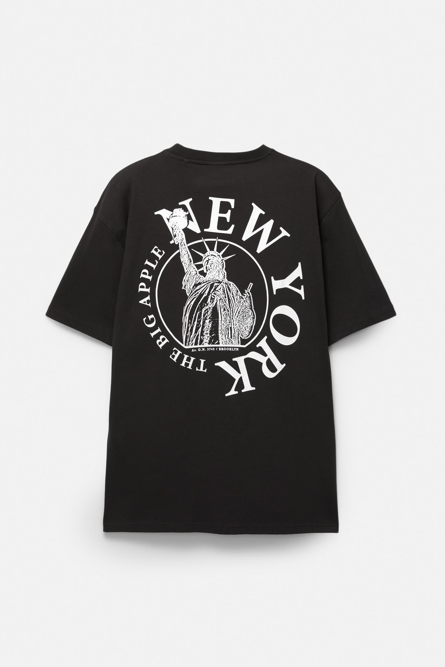 Black New York graphic T-shirt Product Image