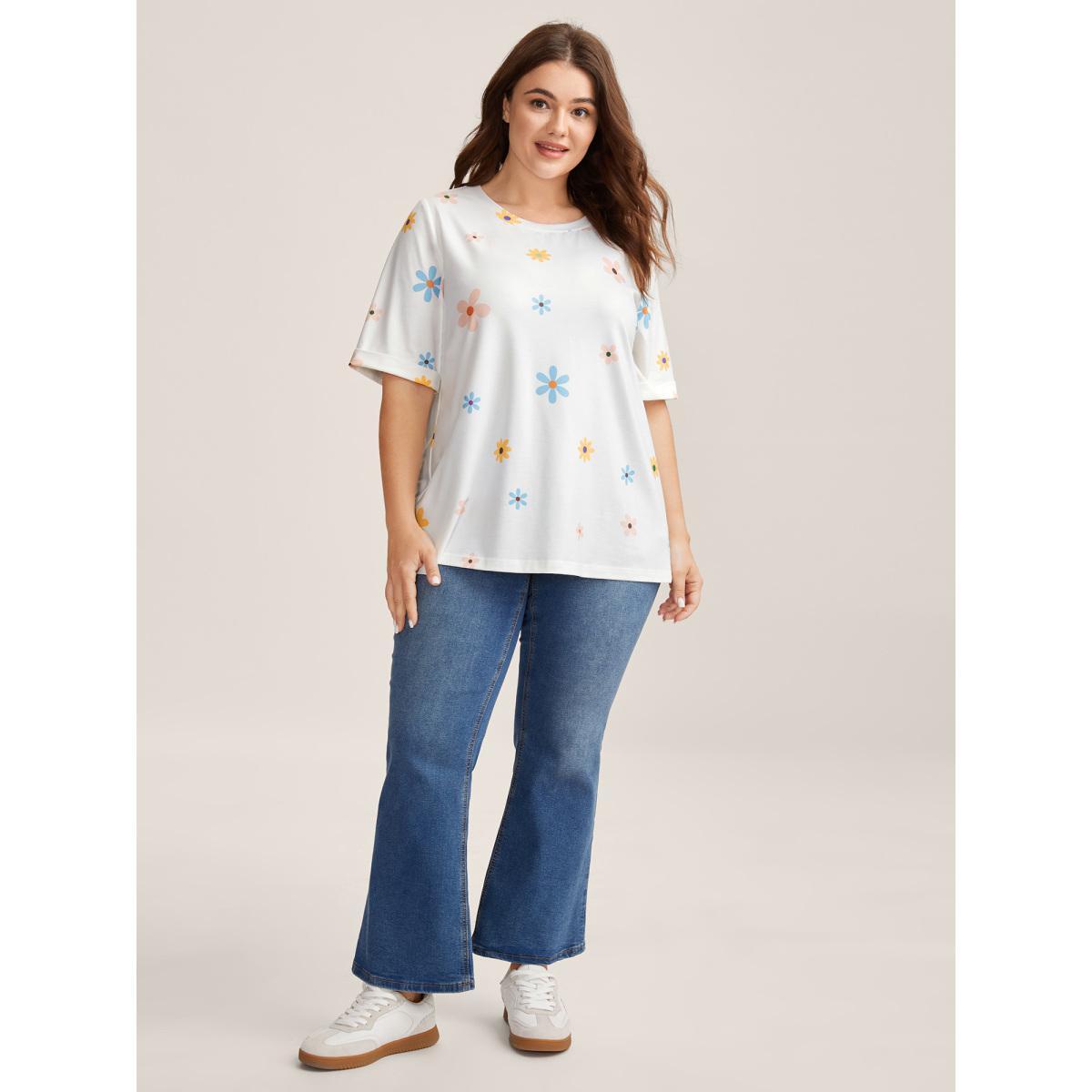Plus Size Stretchy Floral Print Round Neck T-Shirt WhiteSmoke Women Roll Hem Round Neck Everyday-Casual T-shirts BloomChic 14-16/1X Product Image