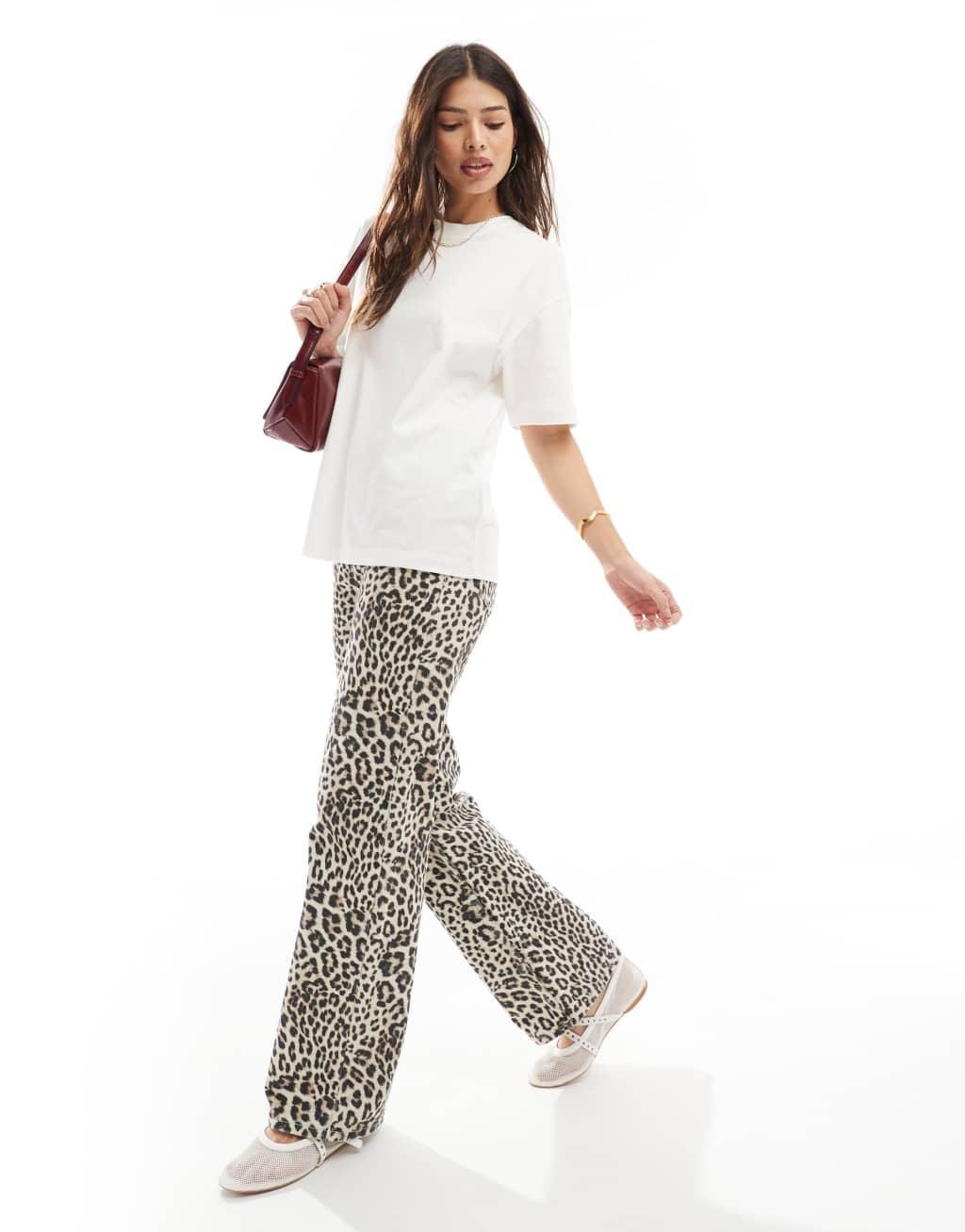 Cotton On boxy oversized tee in white Product Image