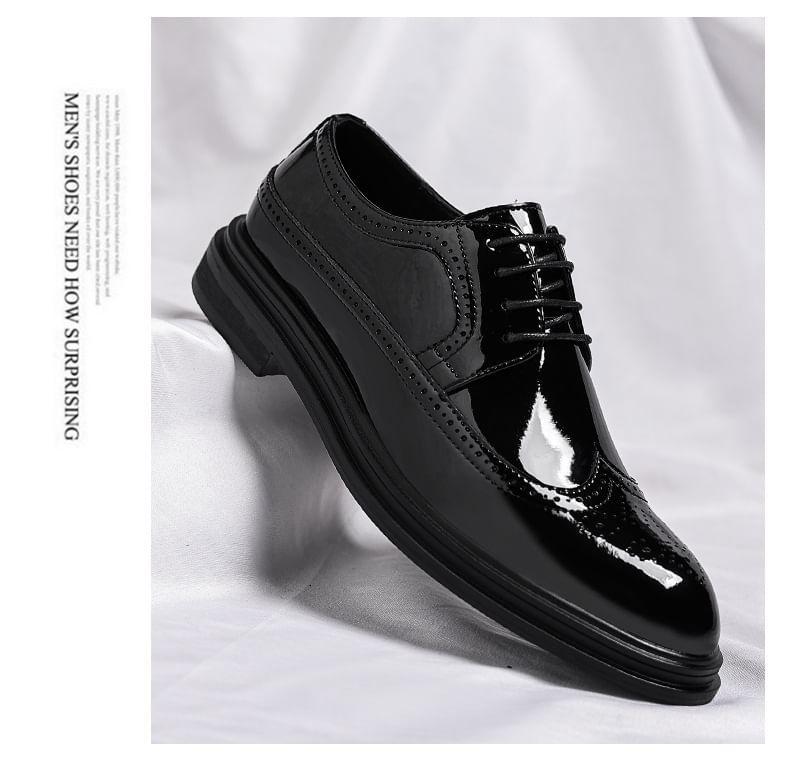 Lace-Up Wingtip Brogue Derby Shoes Product Image