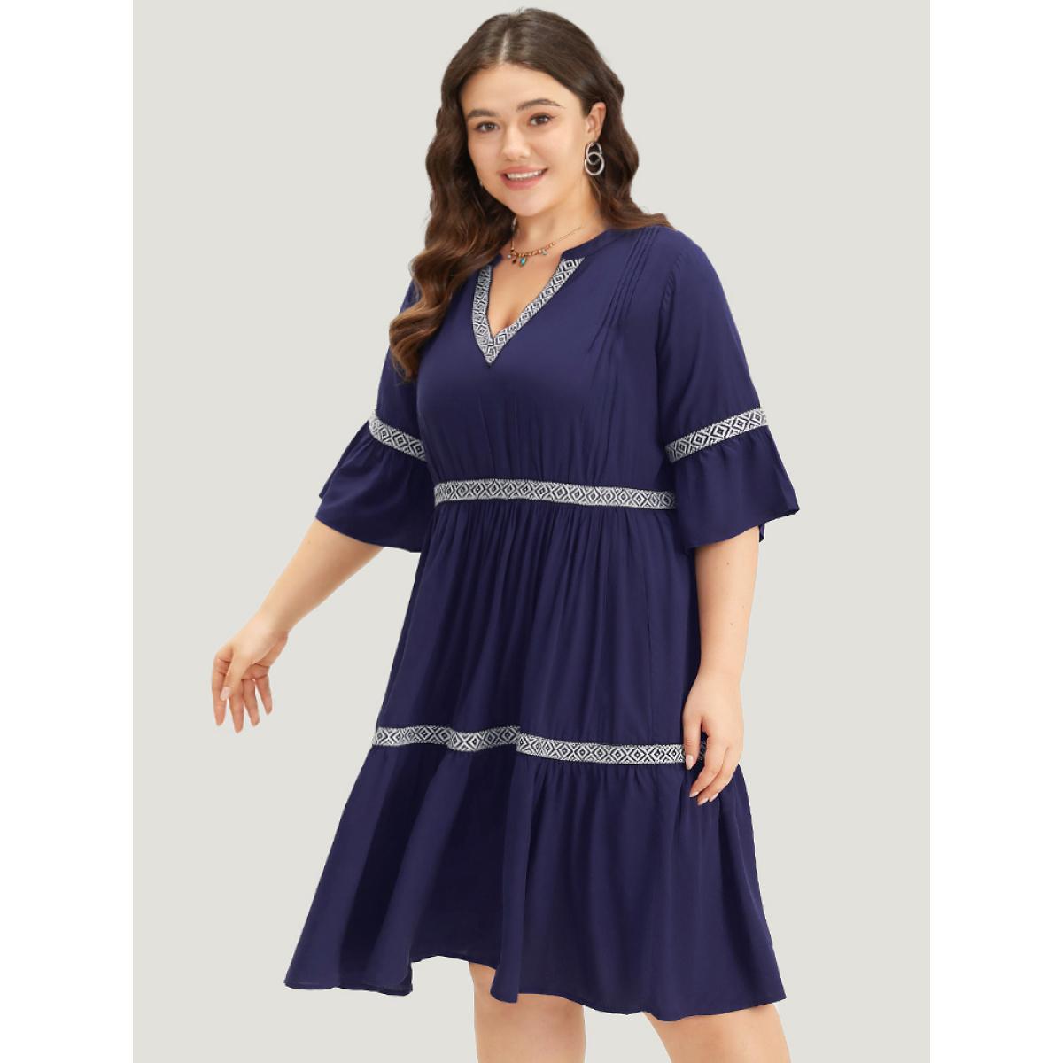Plus Size Geometric Trim Notched Bell Sleeve Dress DarkBlue Women Vacation Pleated Notched collar Half Sleeve Curvy Midi Dress BloomChic 14-16/1X Product Image