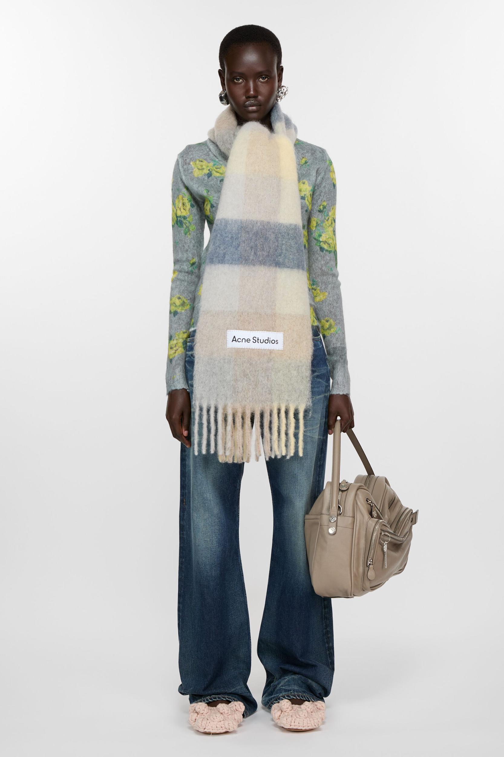 Mohair checked scarf Product Image