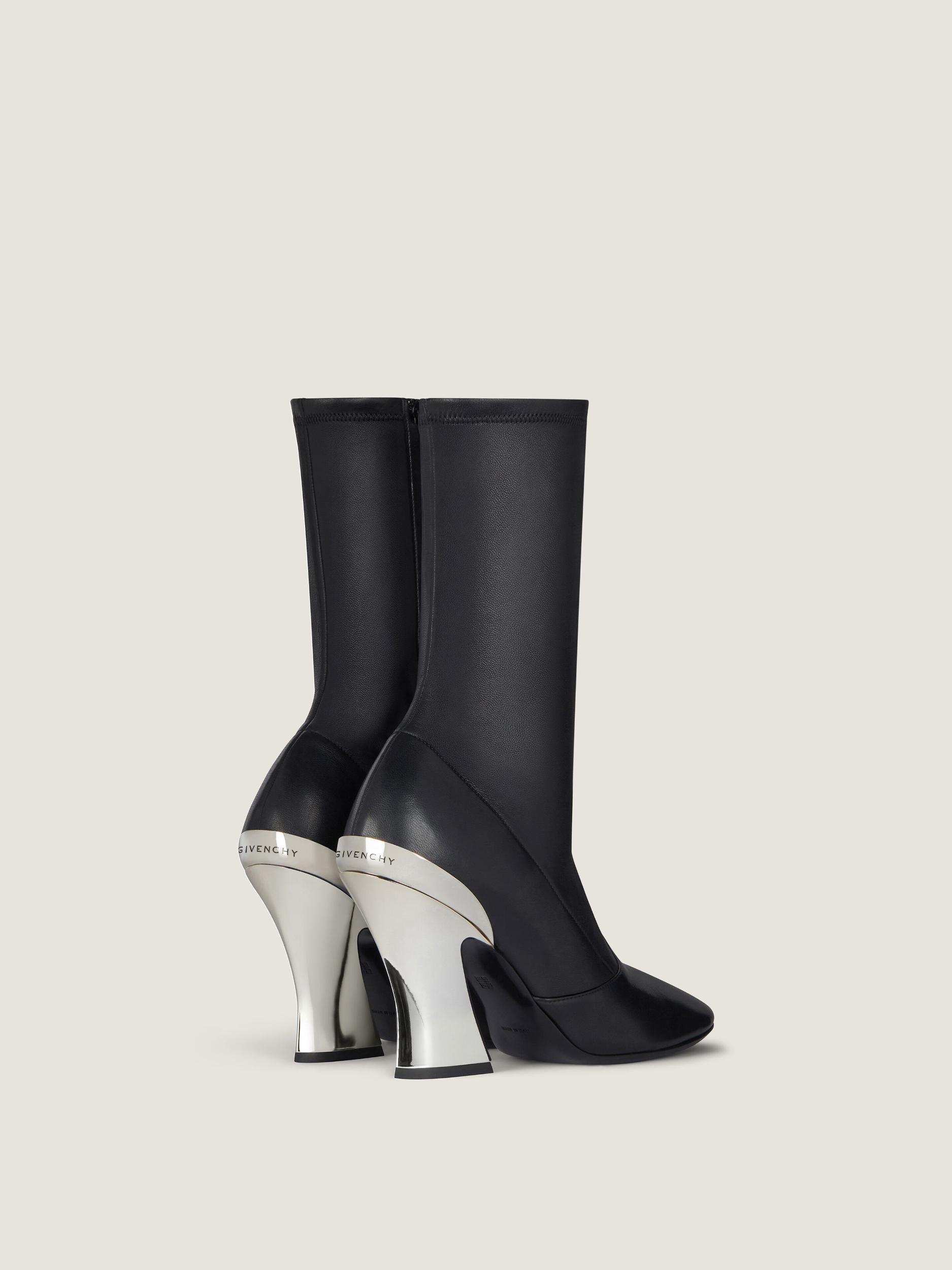 Sculpted ankle boots in nappa leather Product Image
