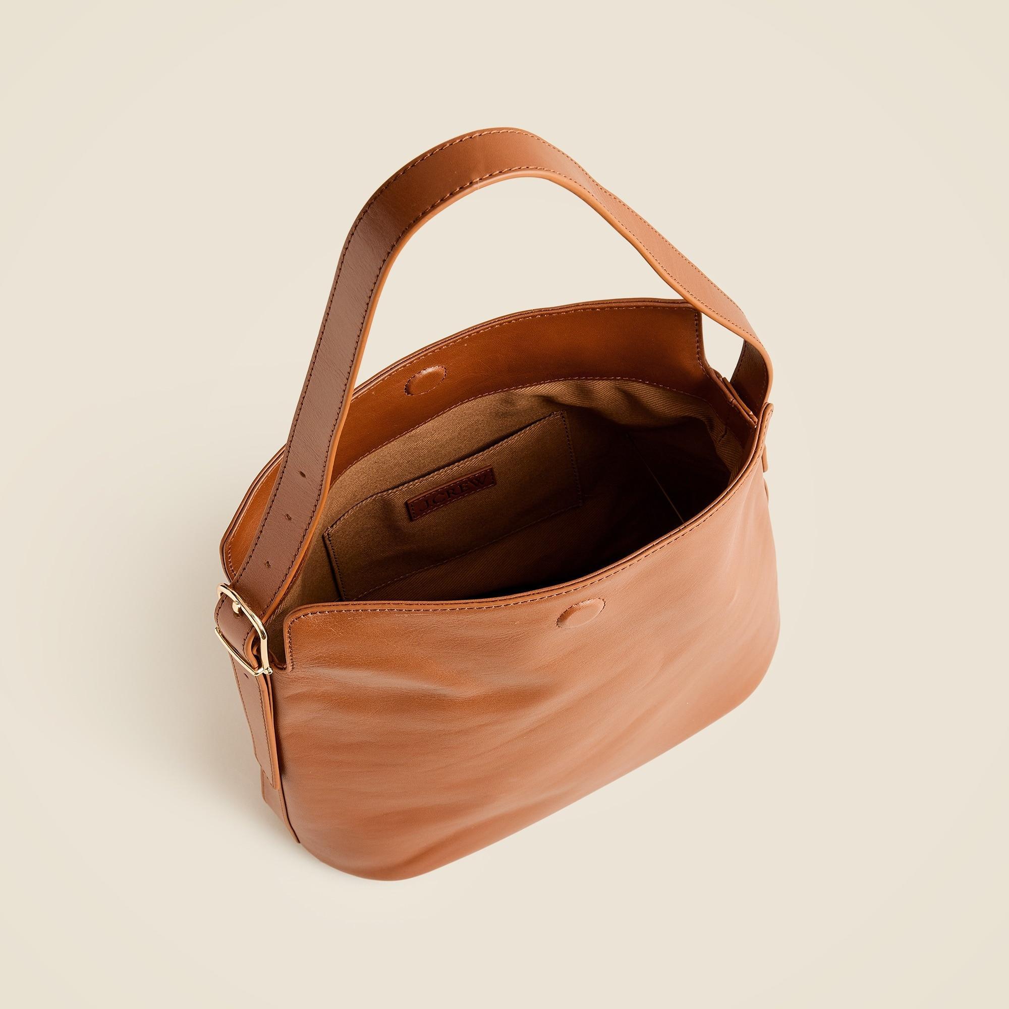 Berkeley shoulder bucket bag in leather Product Image