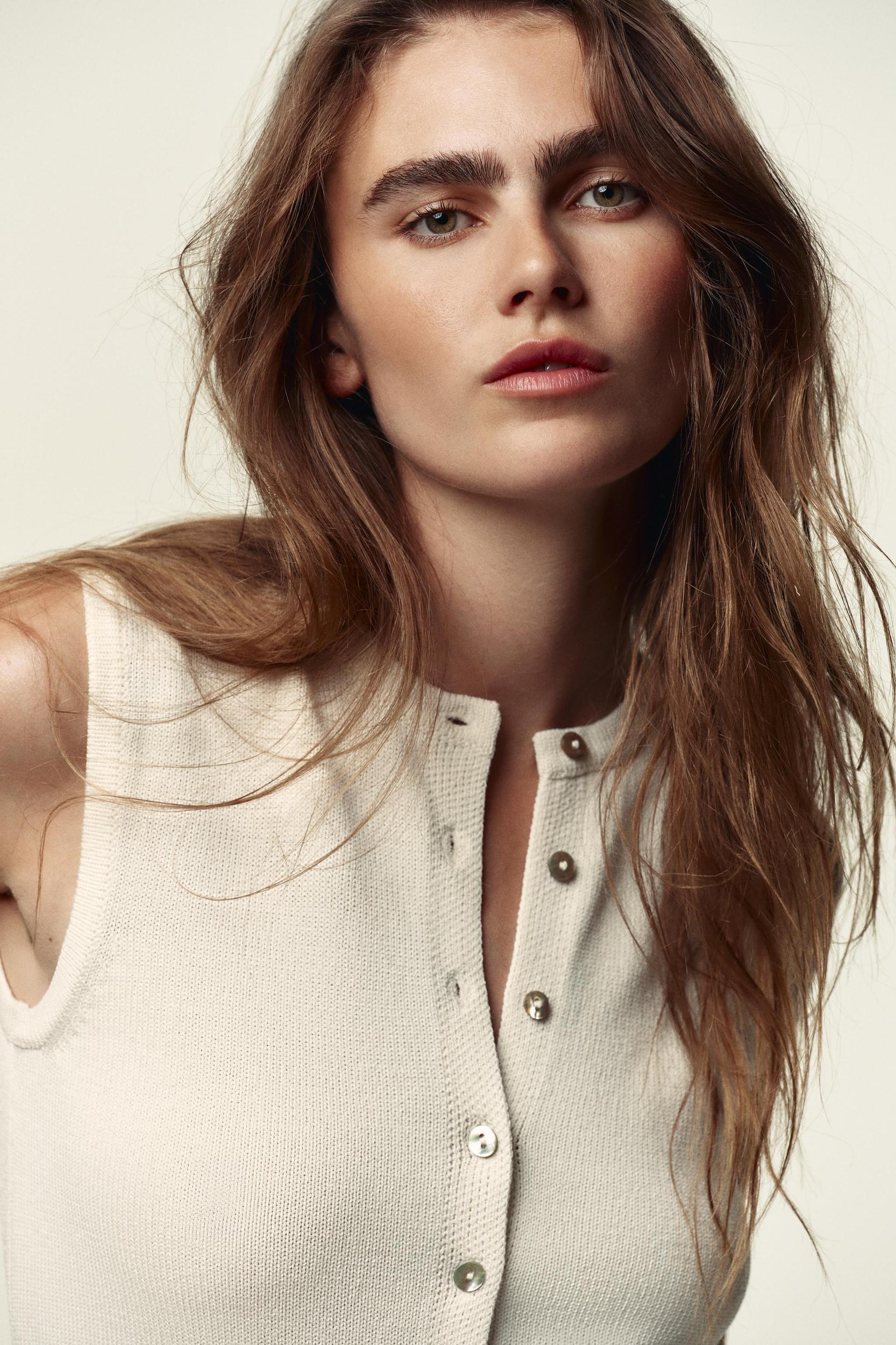 BELTED VEST Product Image