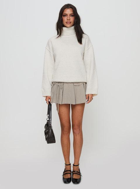 Finnien Boucle Turtleneck Sweater Cream Product Image