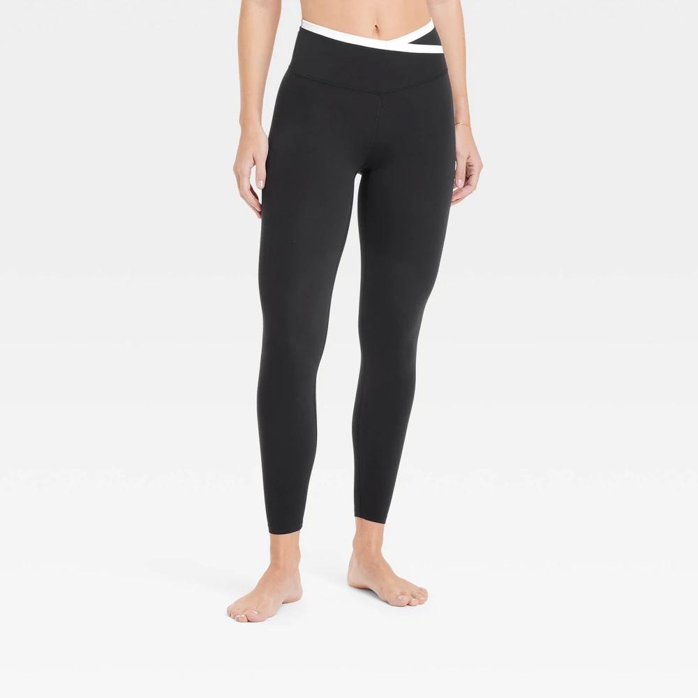 Womens Everyday Soft High-Rise Piped V-Waistband 7/8 Leggings - All In Motion Black XS Product Image