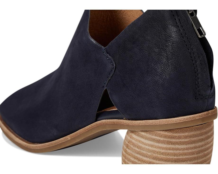 Women's Sofft Carleigh Product Image