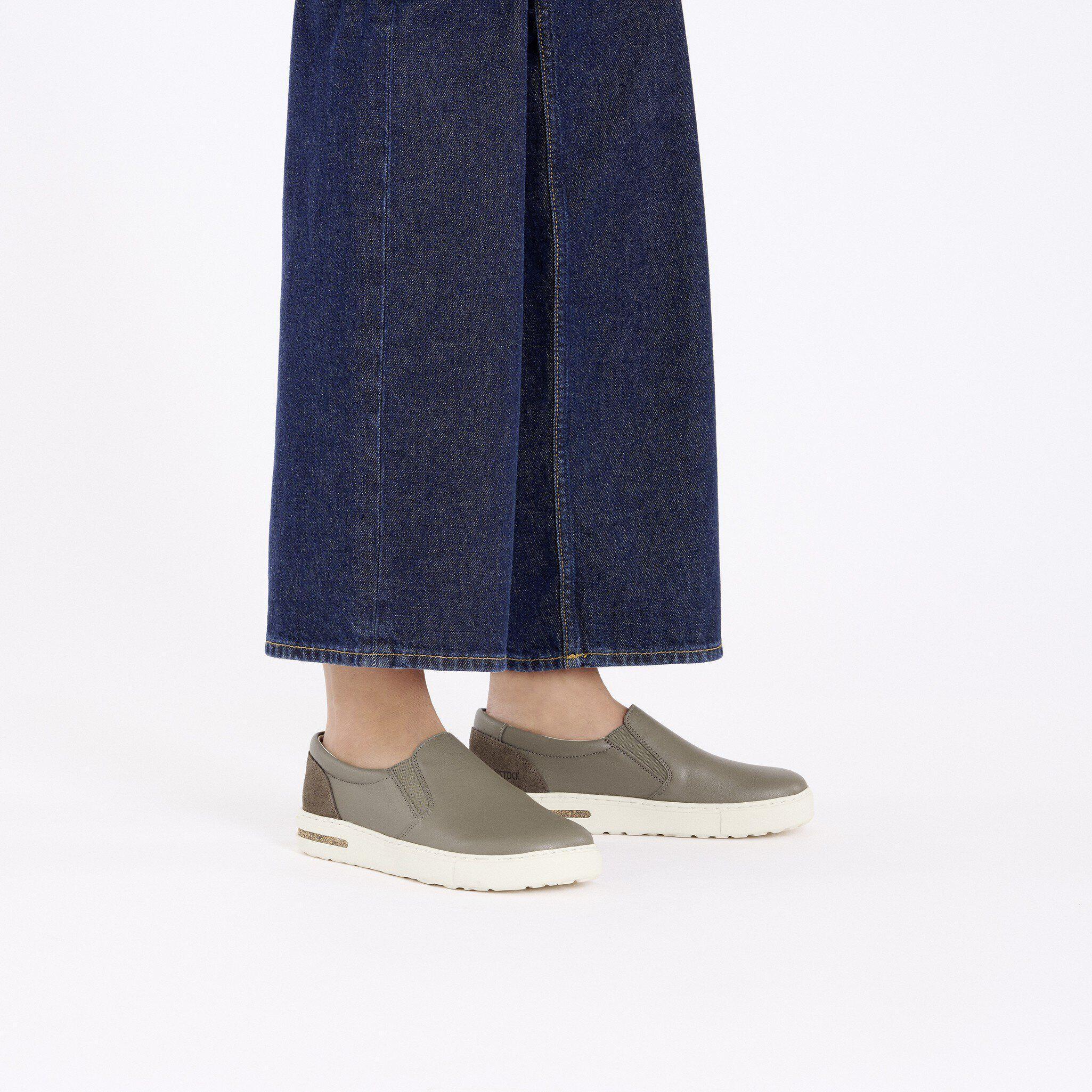 Oswego Mixed Leather Product Image