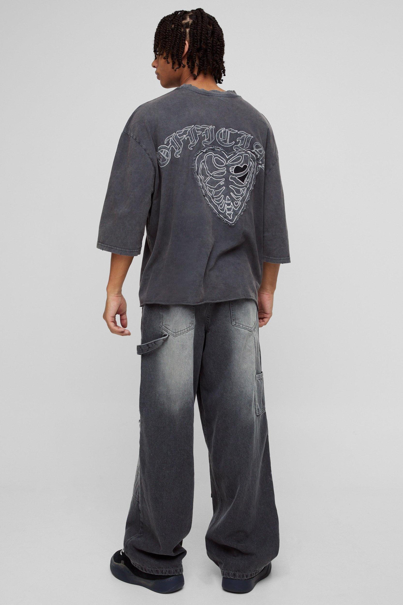 Oversized Half sleeve Washed and Applique T-shirt | boohooMAN USA Product Image