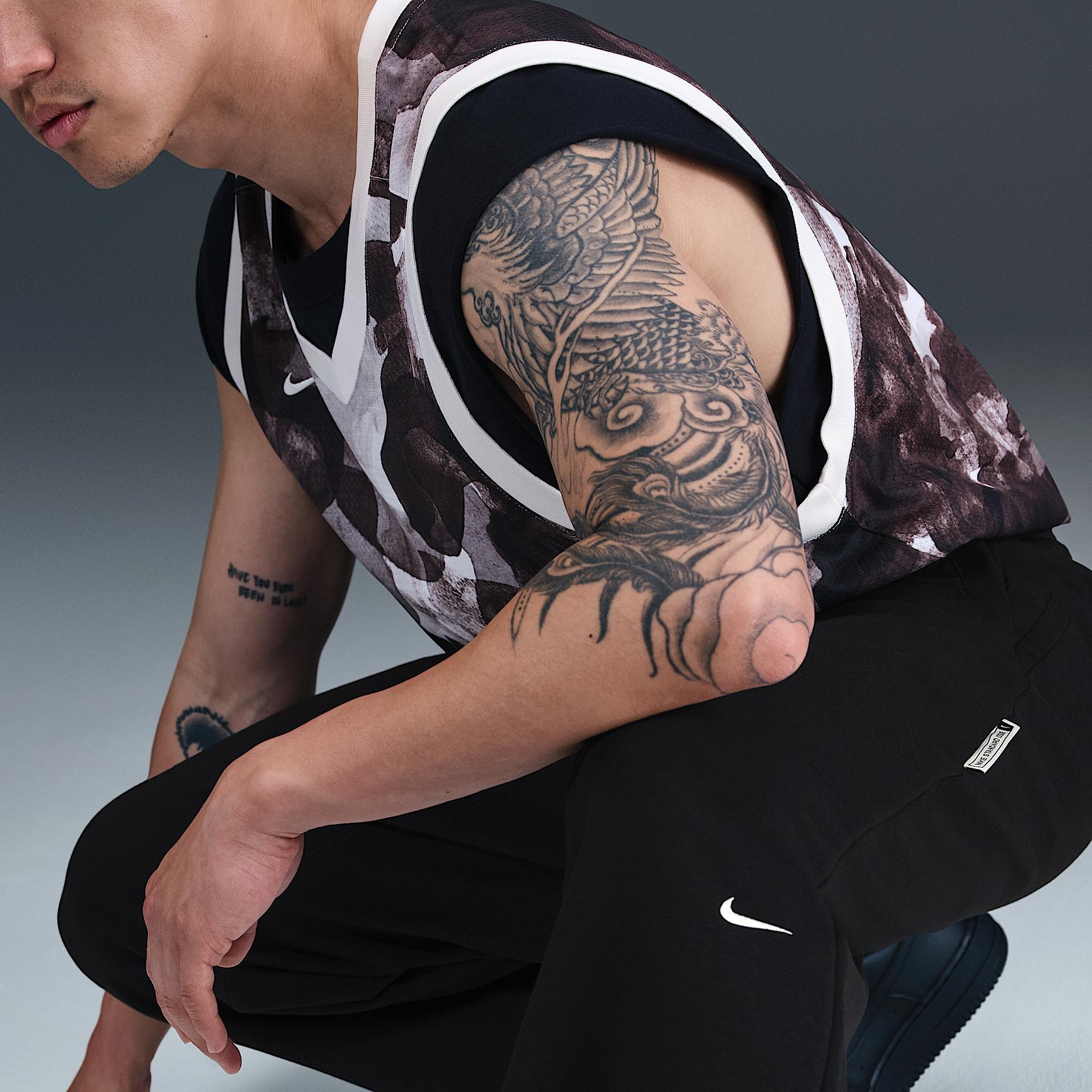 Nike Standard Issue Men's Dri-FIT 7/8-Length Basketball Pants Product Image