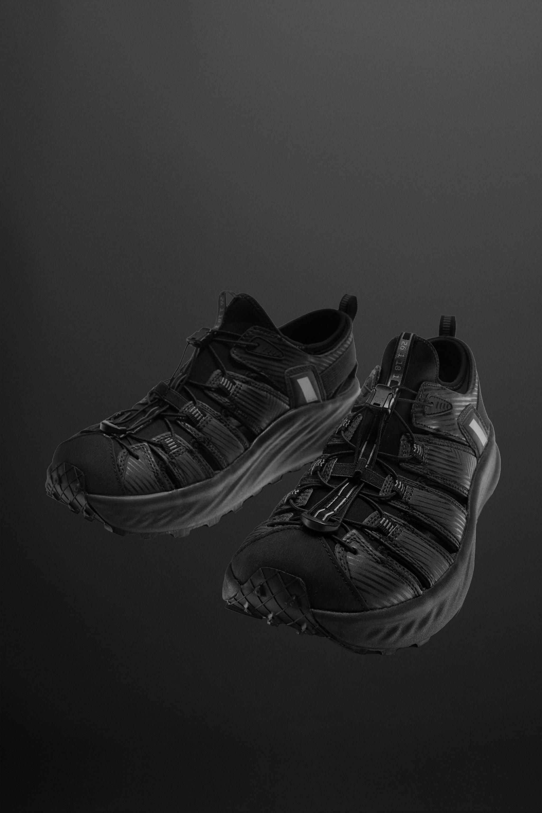 HIKING SNEAKERS Product Image