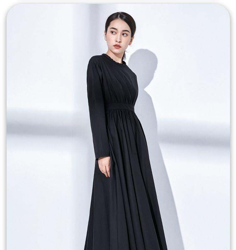 Long-Sleeve Crew Neck Plain Ruched Midi A-Line Dress Product Image