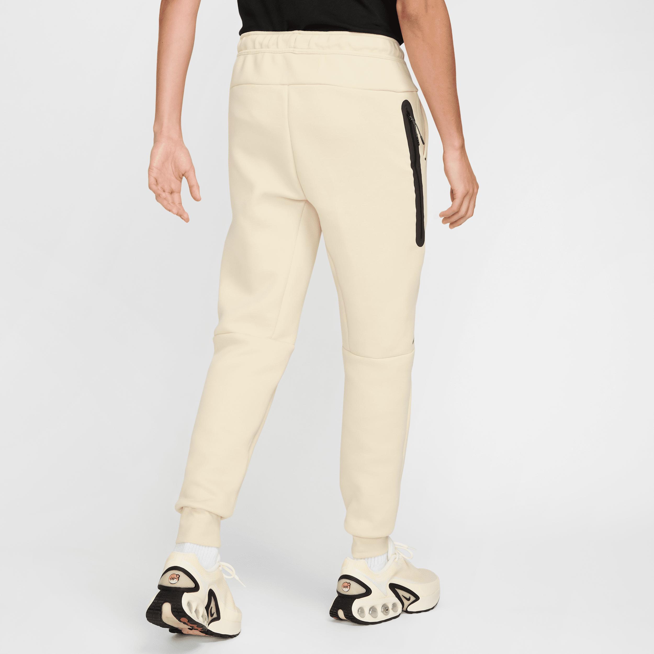 Nike Men's Tech Fleece Jogger Pants Product Image