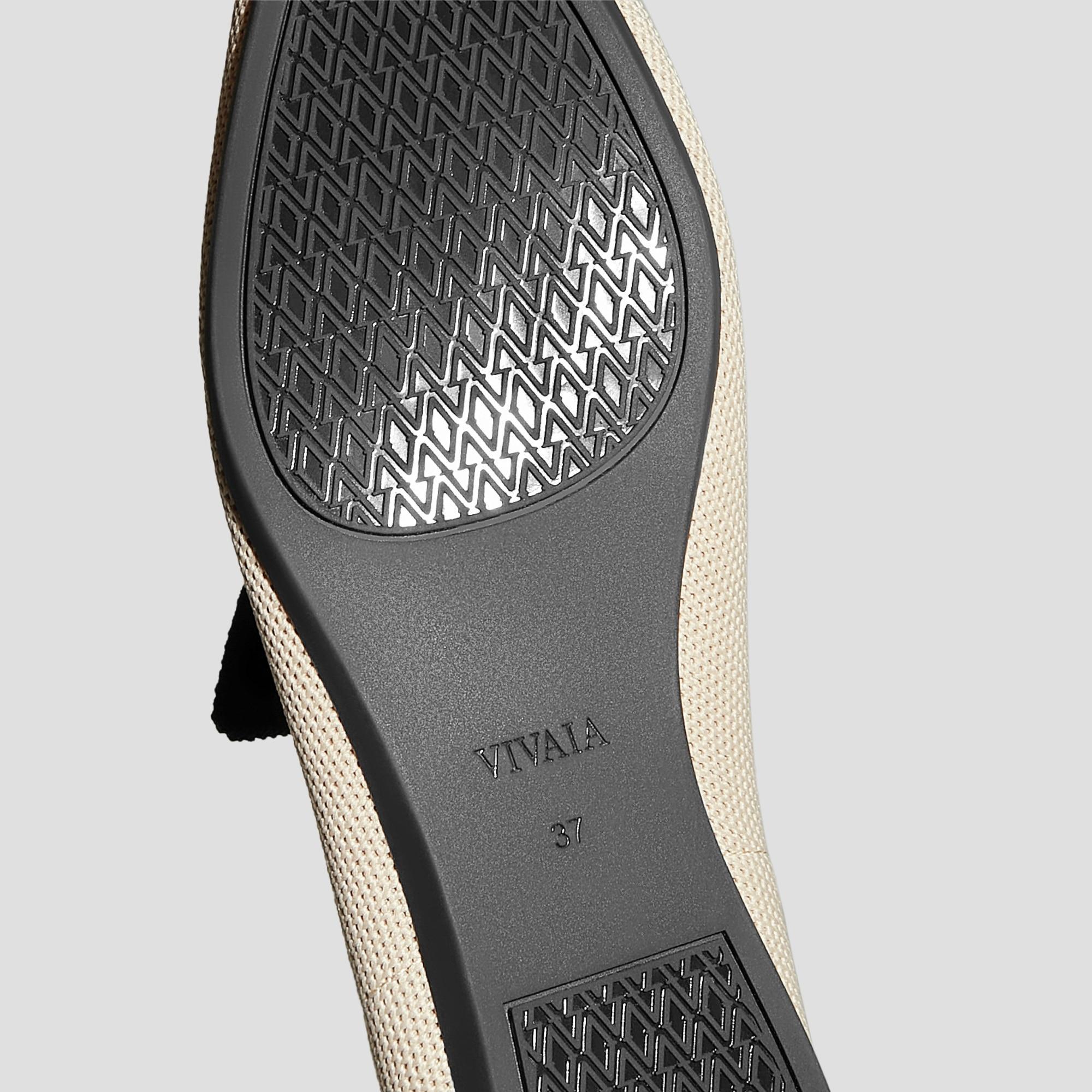 Pointed-Toe Bow Flats (Addriane) Product Image