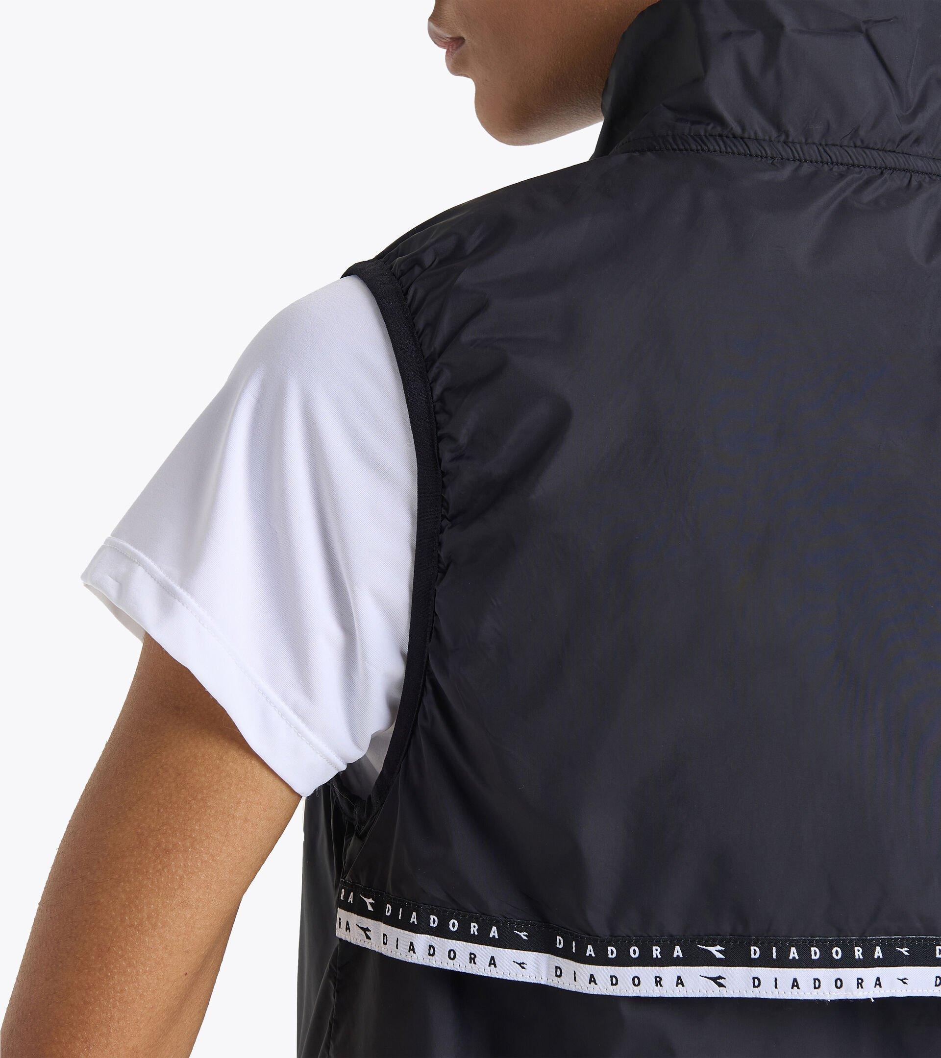 L. PACKABLE VEST Product Image