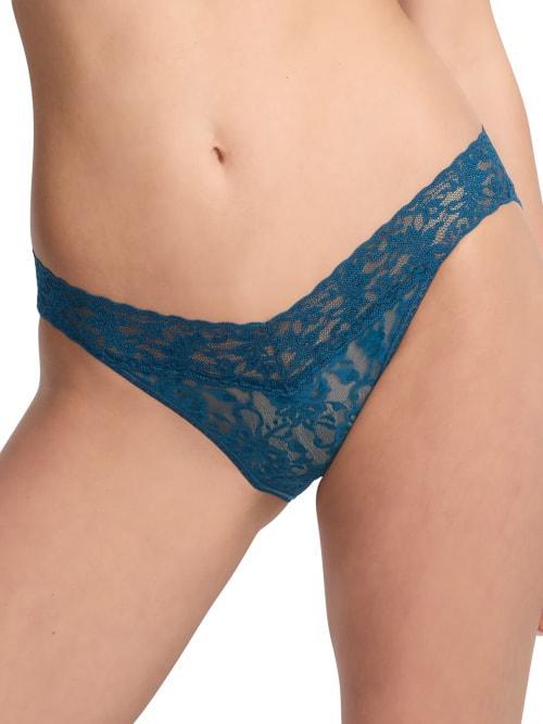 Signature Lace V-Kini Briefs Product Image