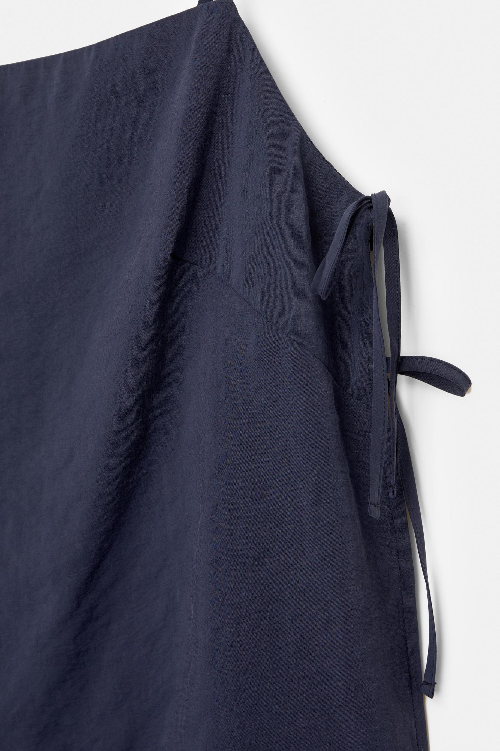 Strappy top with small bows Product Image