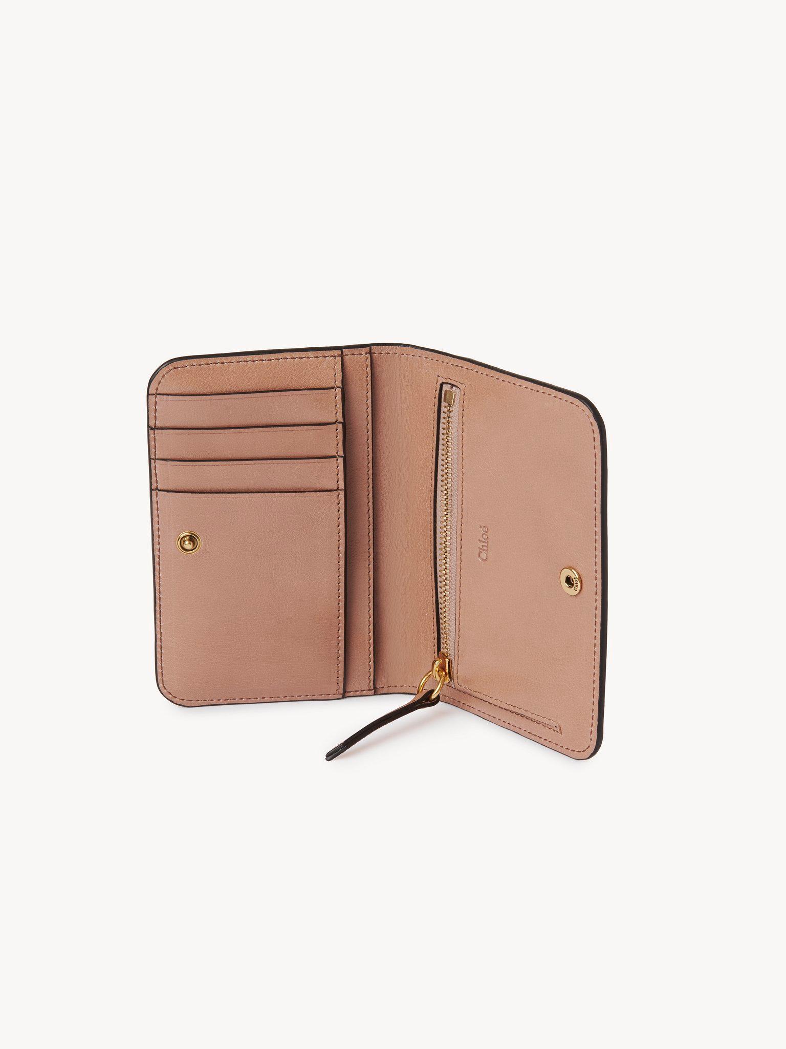 C Chloé bifold wallet in shiny leather  Product Image