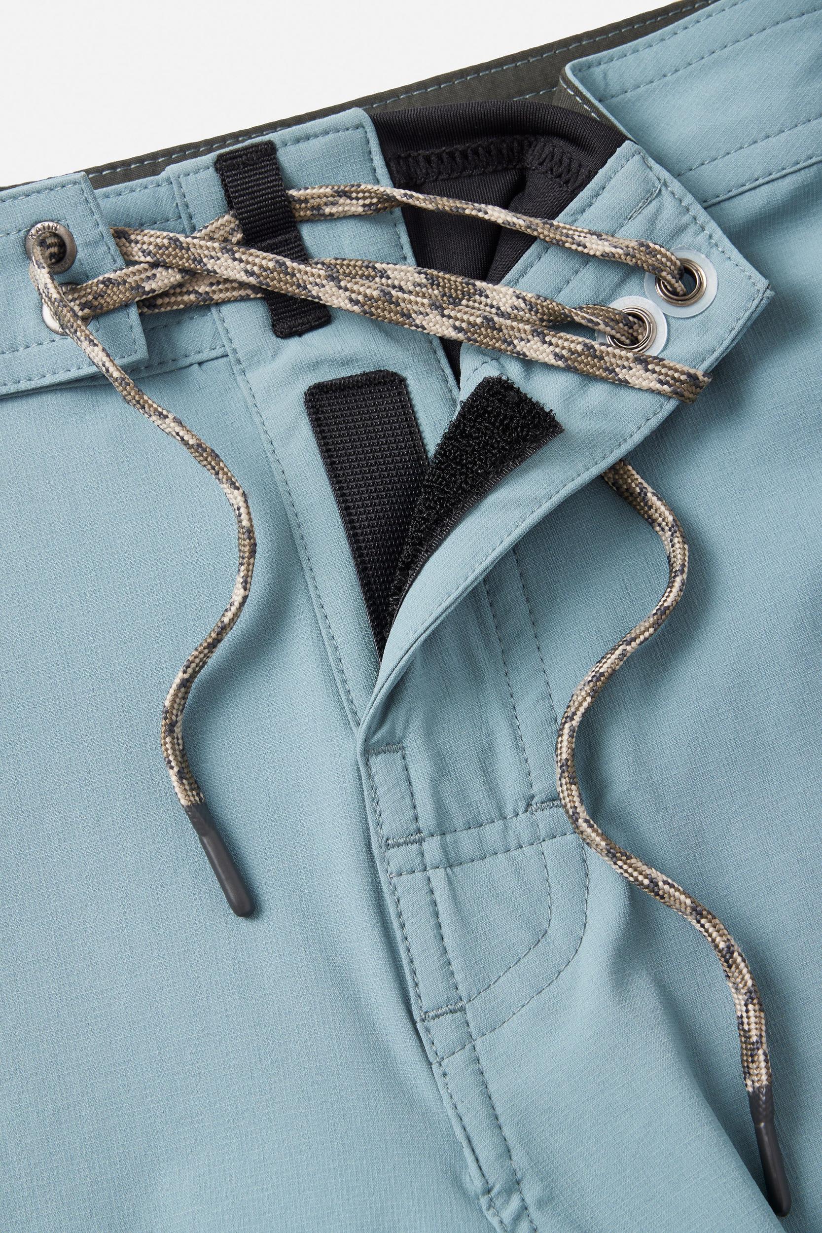 BOYS OTG CREST SURF TRUNK - BLACK WASH / 24 Product Image