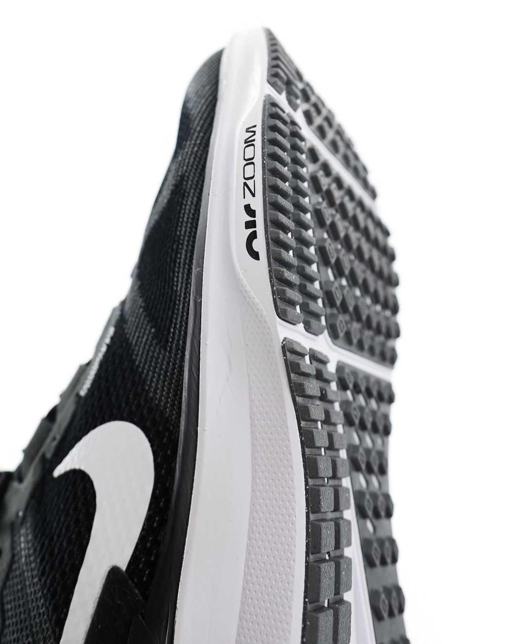 Nike Structure 25 sneakers Product Image