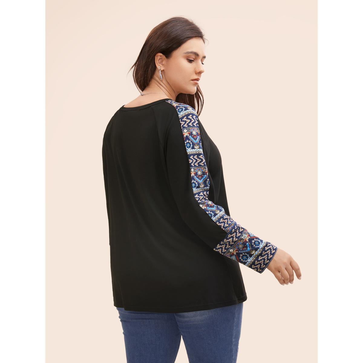 Plus Size Bandana Print Patchwork Round Neck T-shirt Black Women Casual Contrast Round Neck Everyday T-shirts BloomChic 18-20/2X Product Image