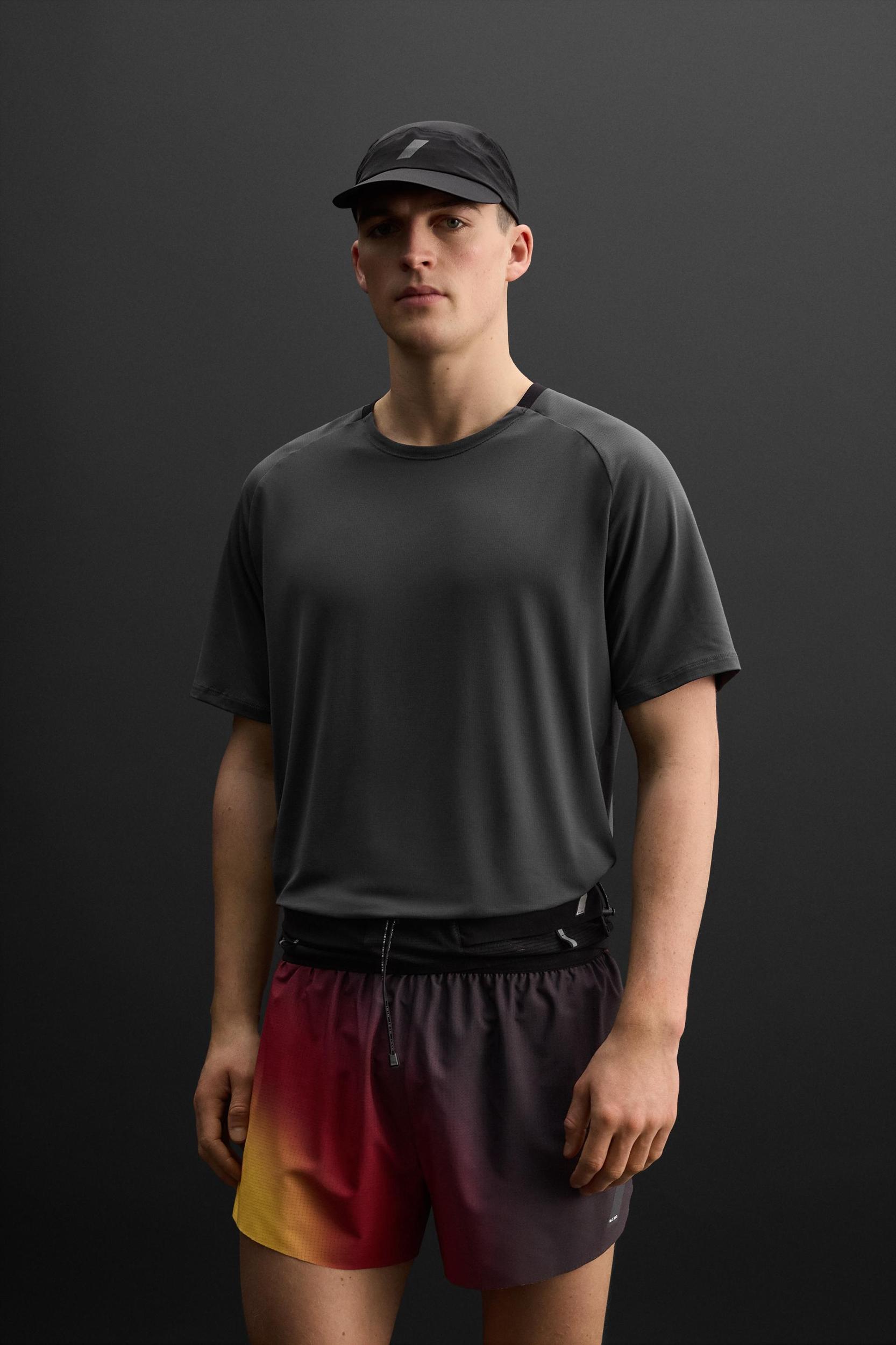 TEXTURED TRAINING T-SHIRT Product Image
