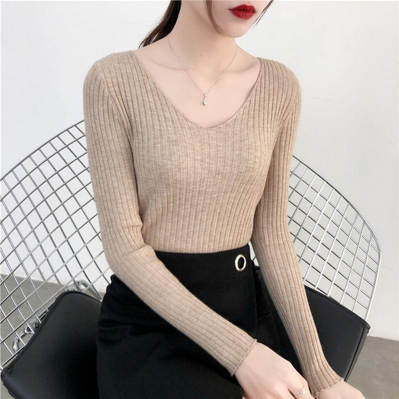 Long-Sleeve V-Neck Plain Slim Fit Knit Top Product Image