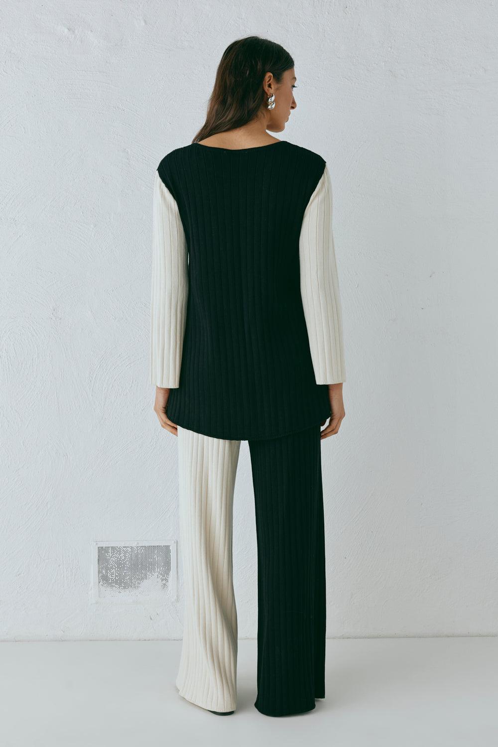 Suri Knit Top Splice Product Image