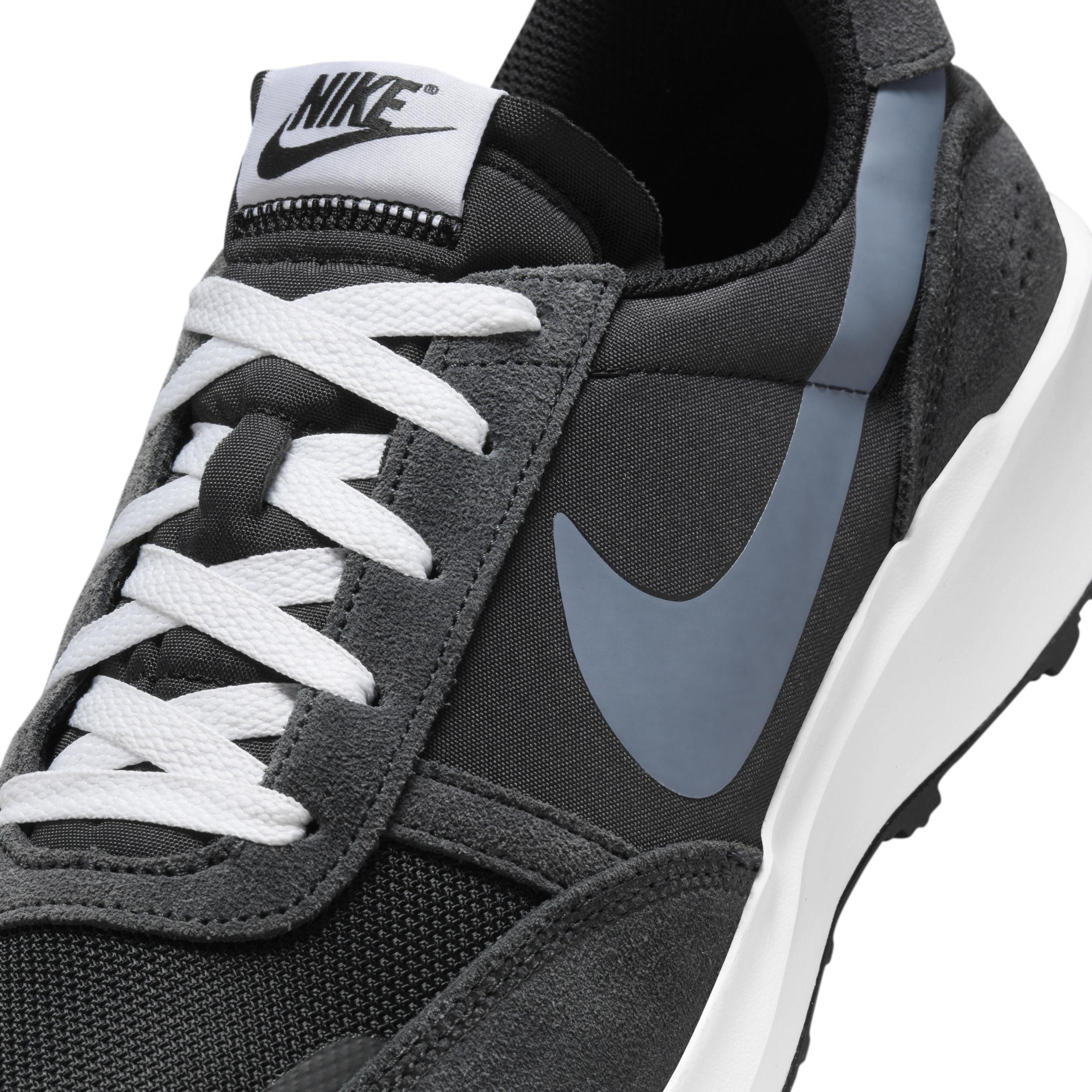 Nike Men's Waffle Nav Shoes Product Image