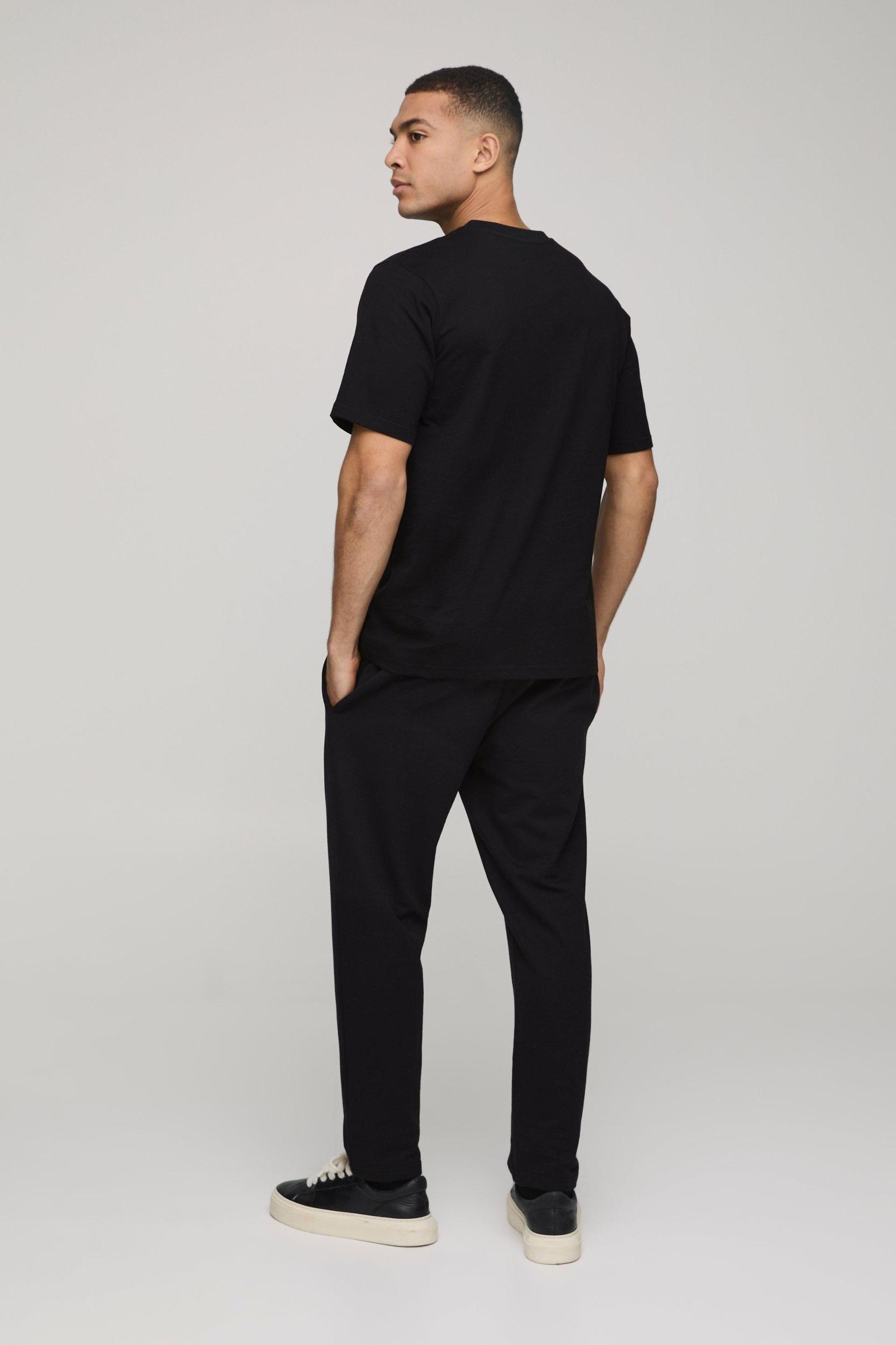 Regular Fit Basic V Neck T-Shirt | boohooMAN USA Product Image