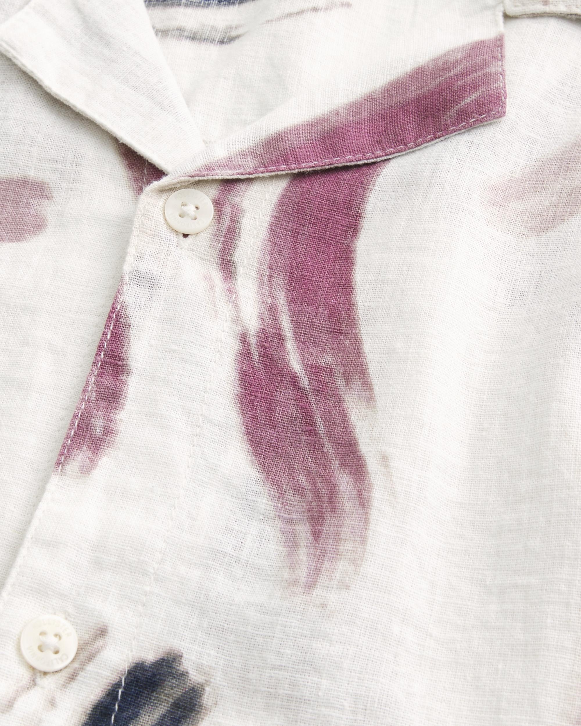 Boxy Short-Sleeve Linen-Blend Shirt Product Image