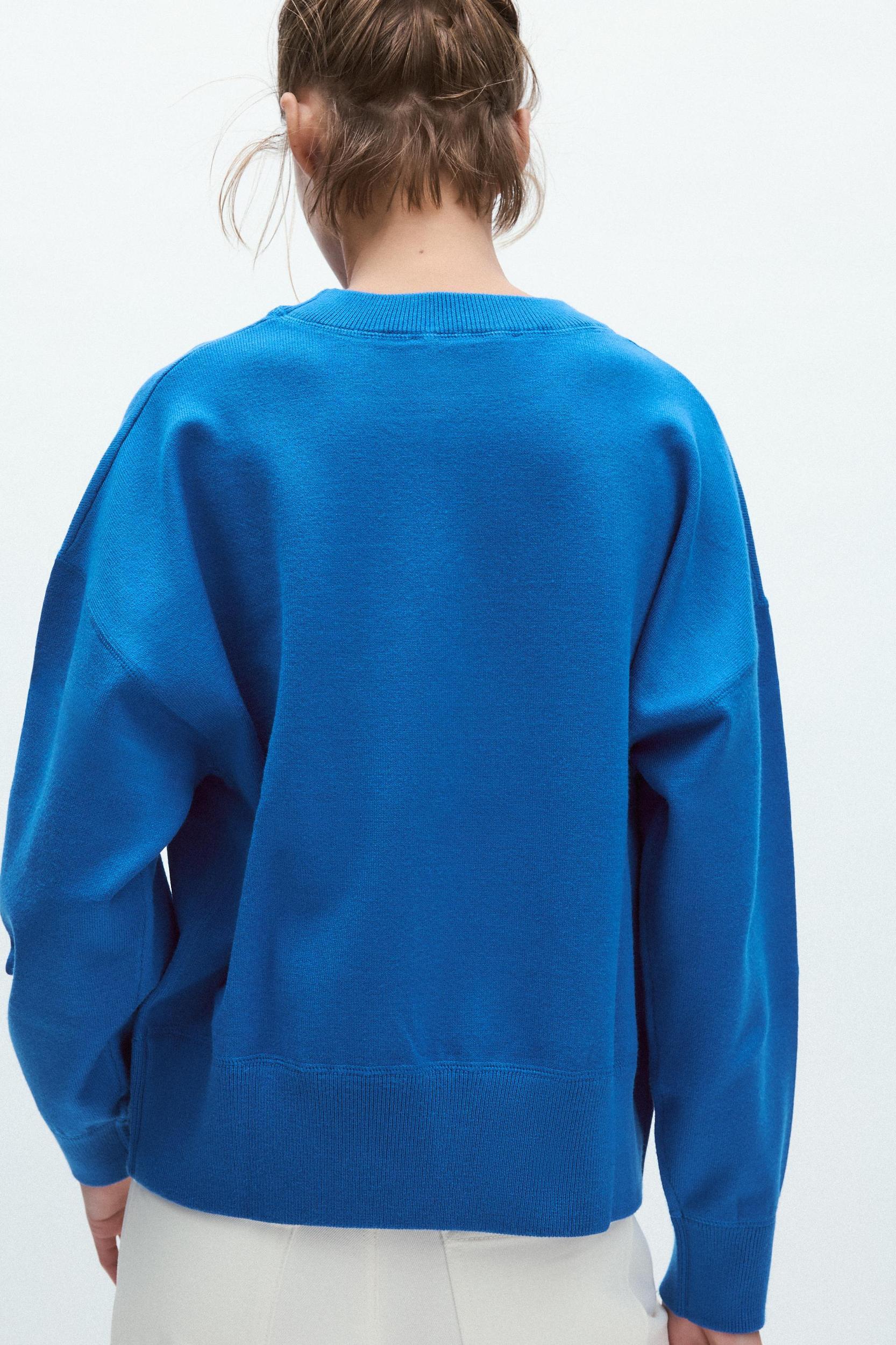 PLAIN KNIT SWEATSHIRT Product Image