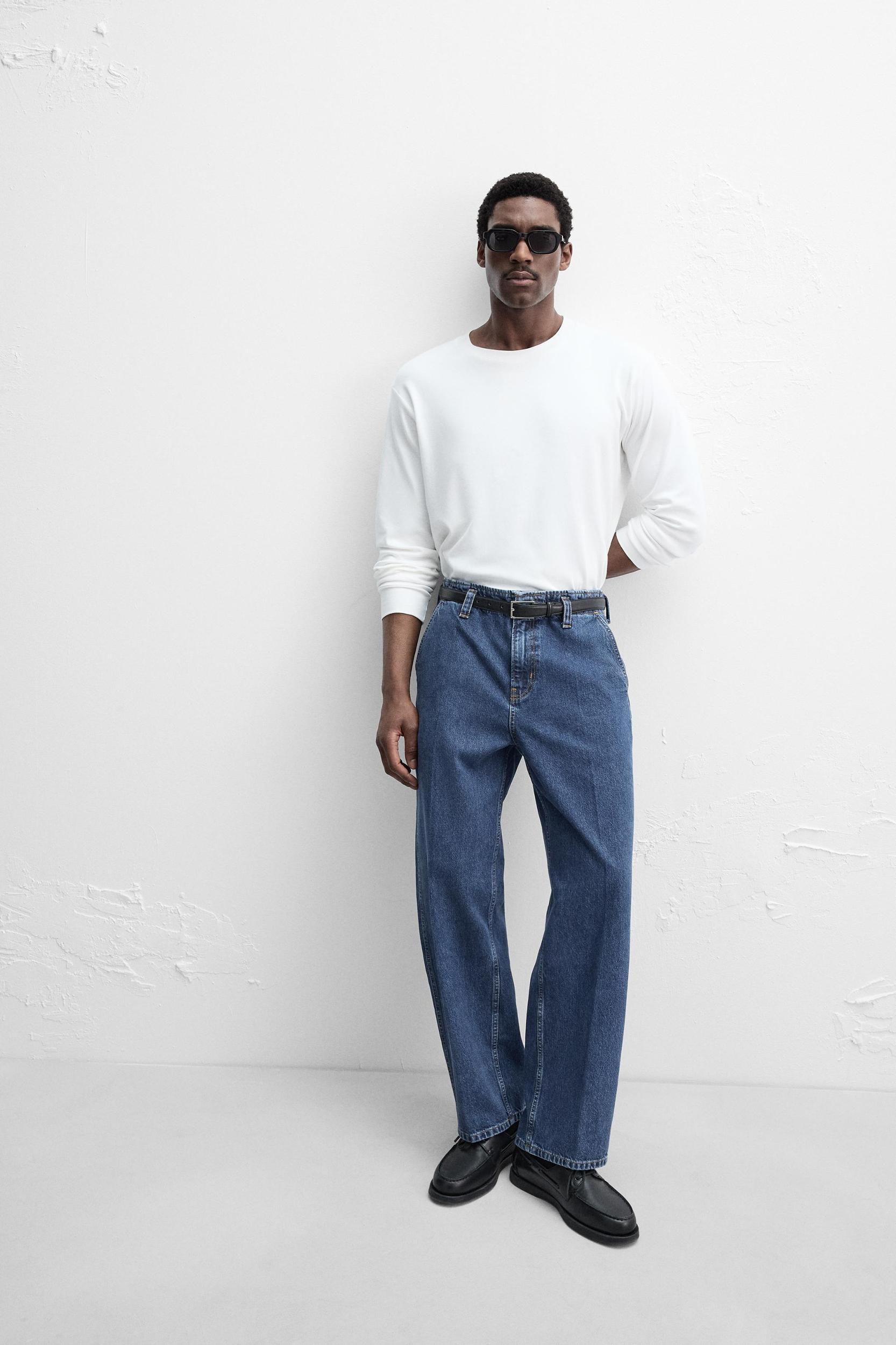 PLEATED STRAIGHT FIT JEANS Product Image