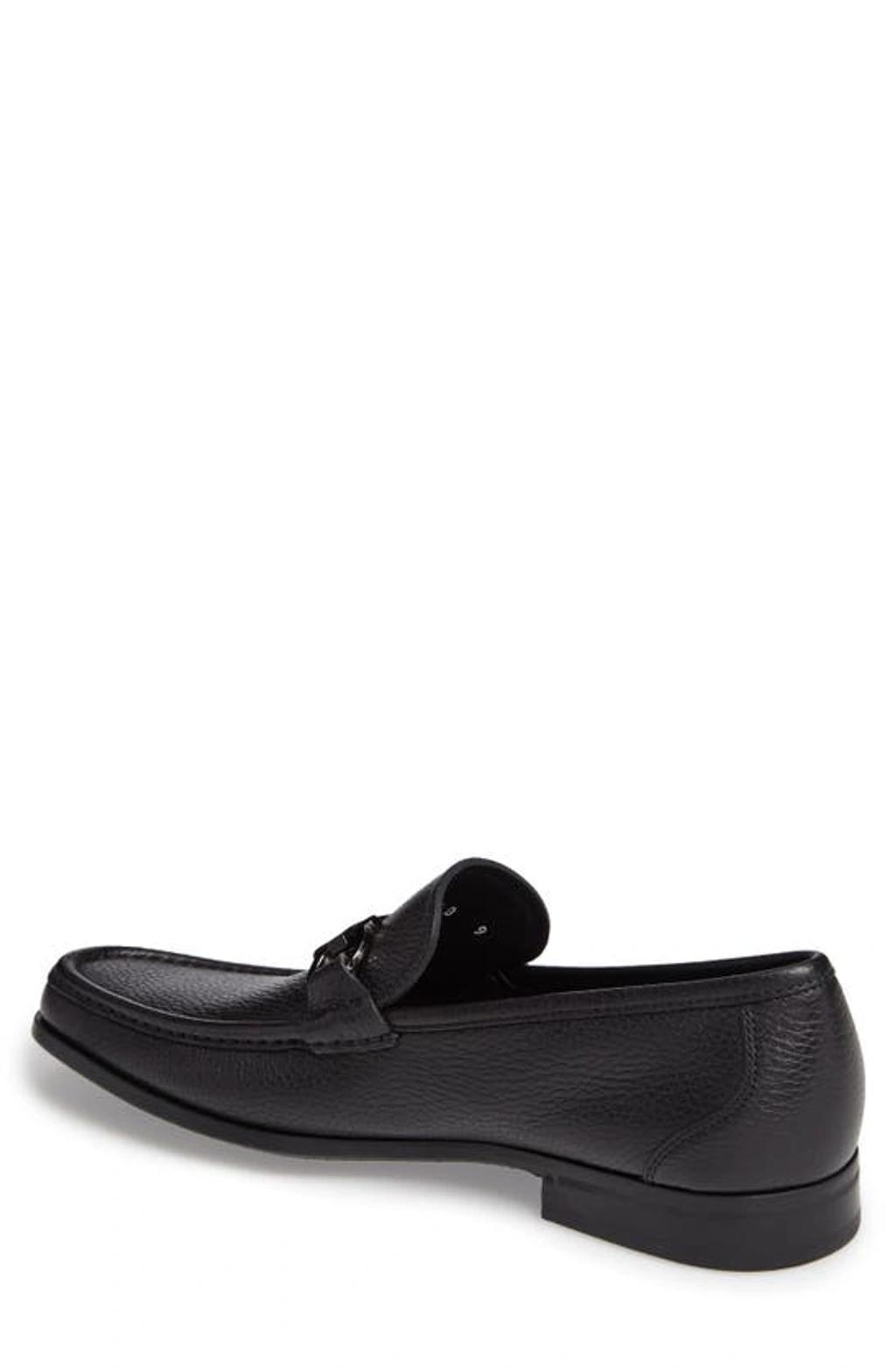 FERRAGAMO Gandioso Pebbled Moccasin With Gancini Ornament In Black Leather Product Image