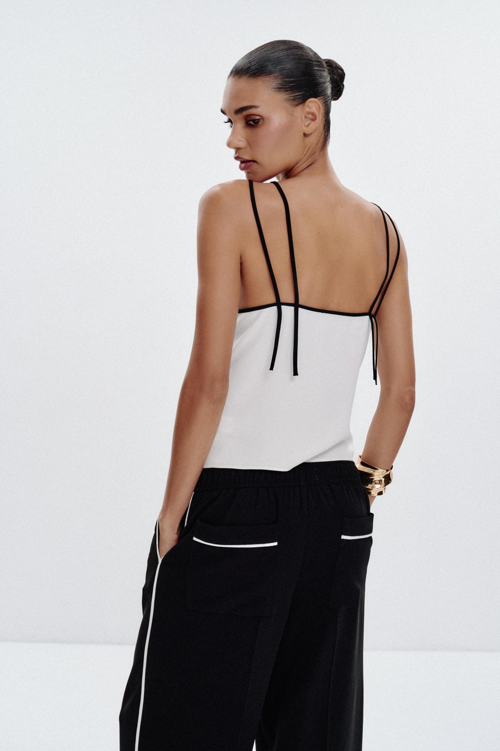 CONTRAST PIPED TRIM CAMISOLE Product Image