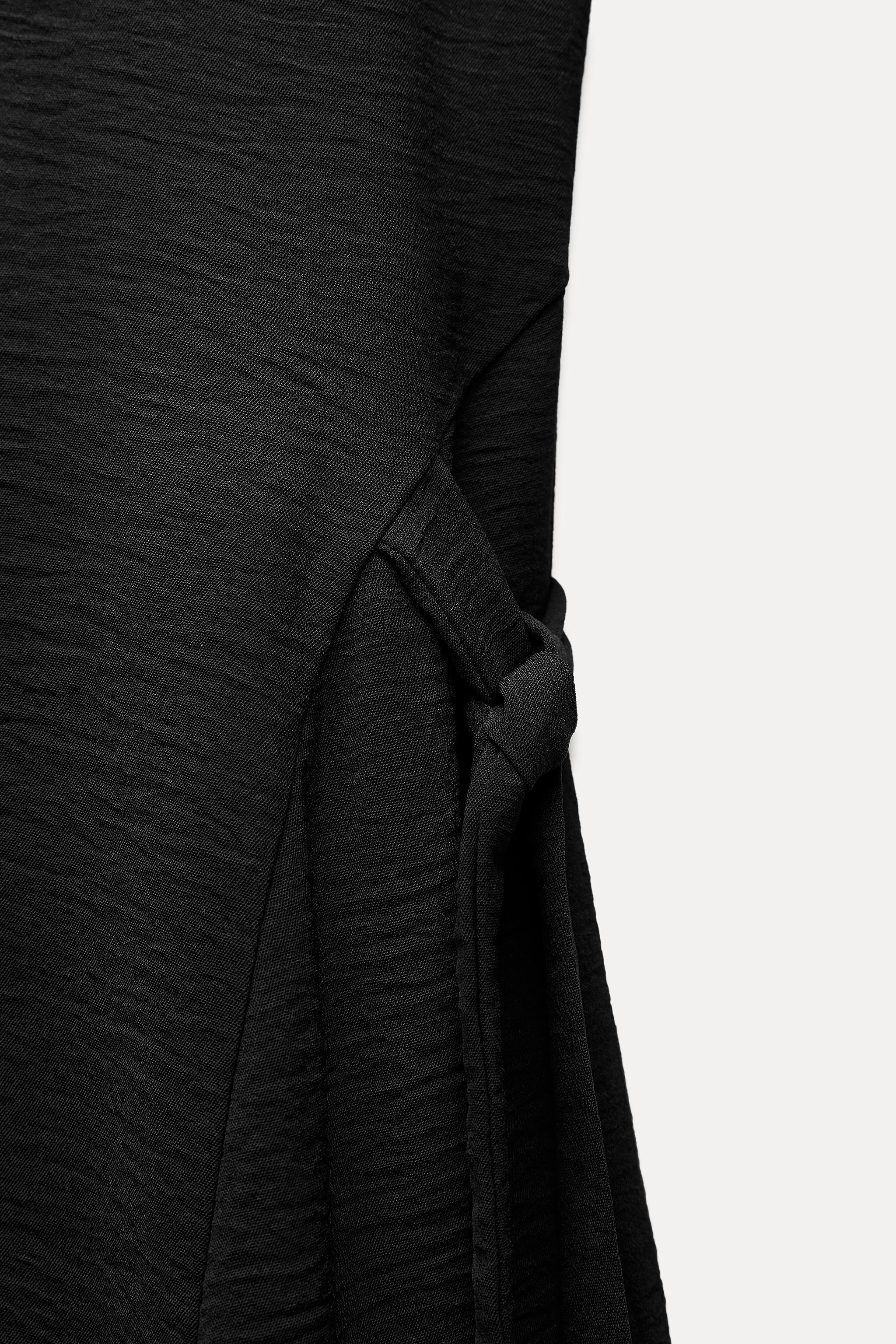 FLOWY MIDI DRESS Product Image