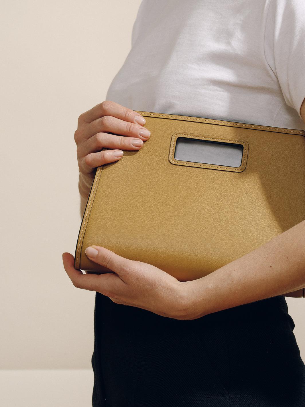 The Retro Clutch in Nappa Product Image