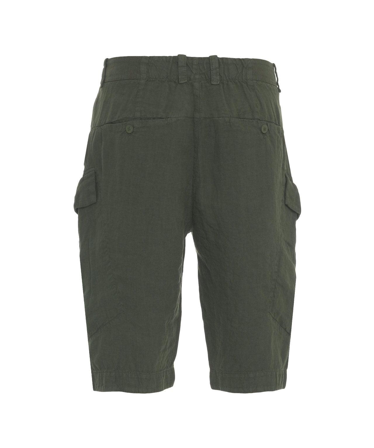 Cargo shorts in linen Product Image