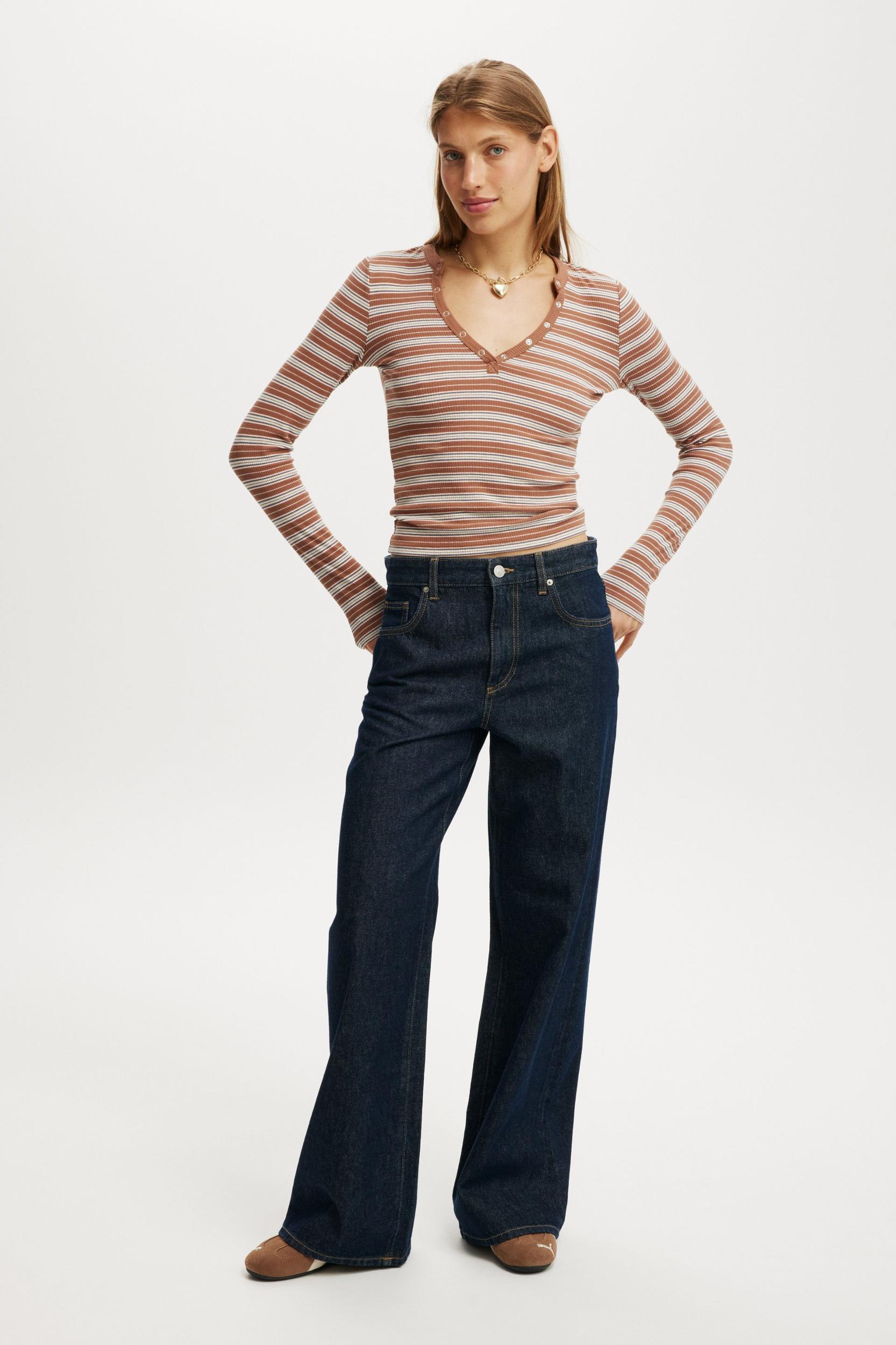 Relaxed Wide Jean Product Image