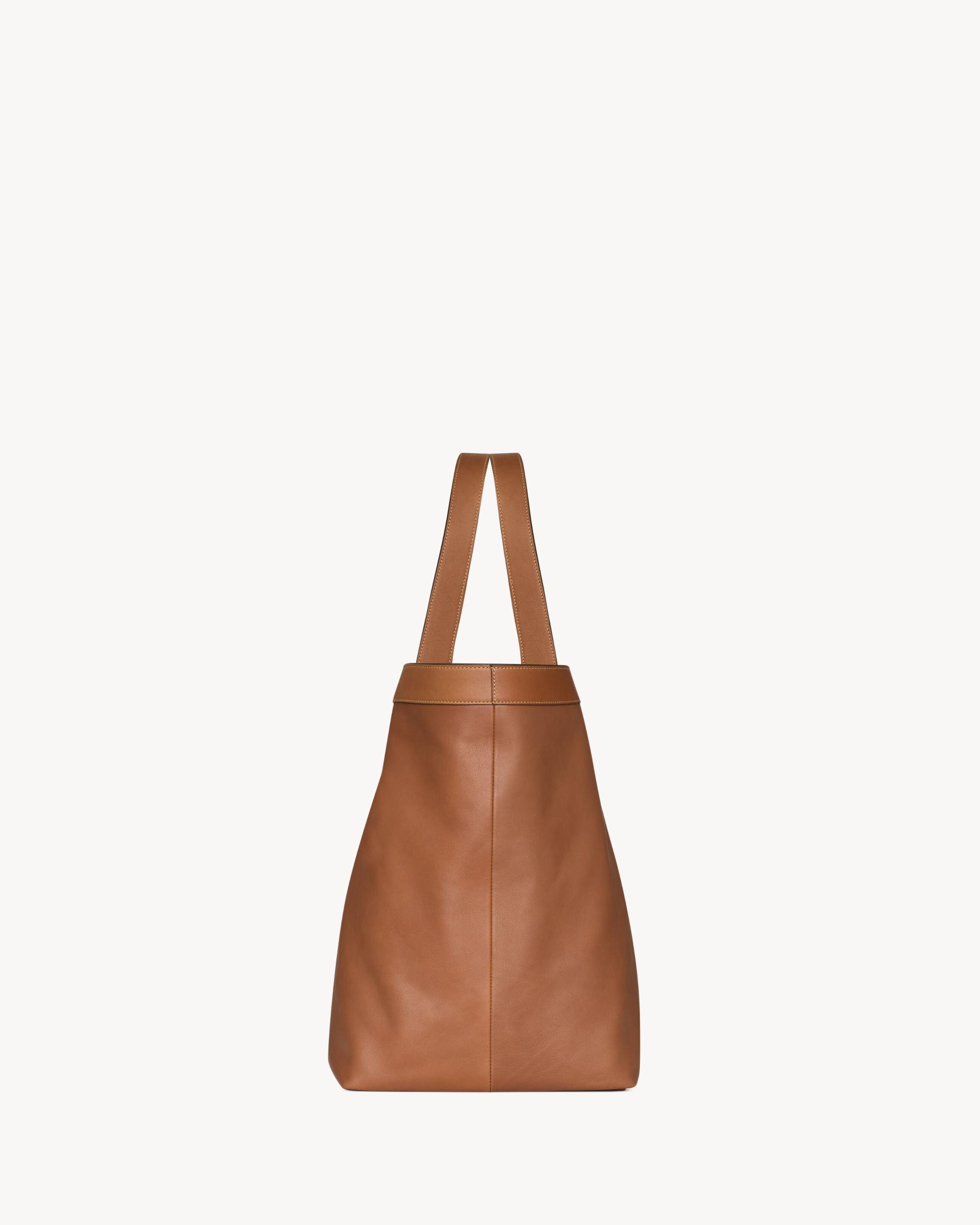 Y TOTE IN LEATHER Product Image