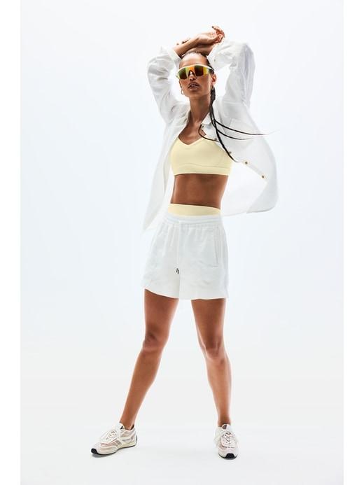 Retreat Linen Mid Rise 4" Short Product Image