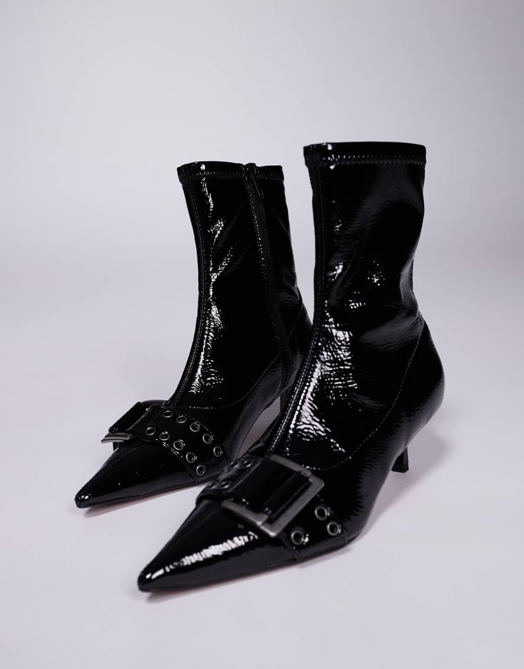 River Island kitten heel boot in black Product Image