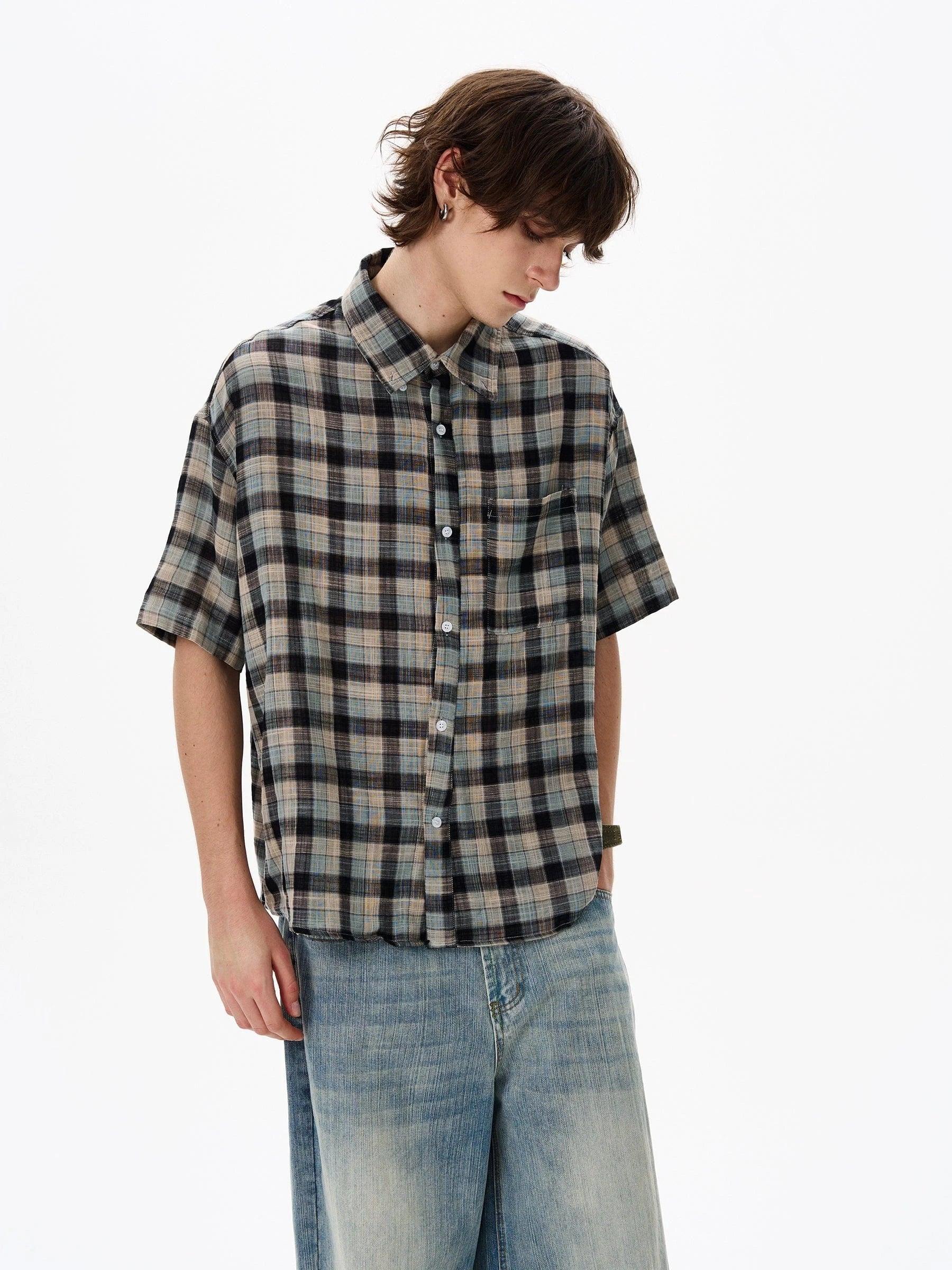 RT No. 18131 PLAID BUTTON-UP SHIRT Product Image