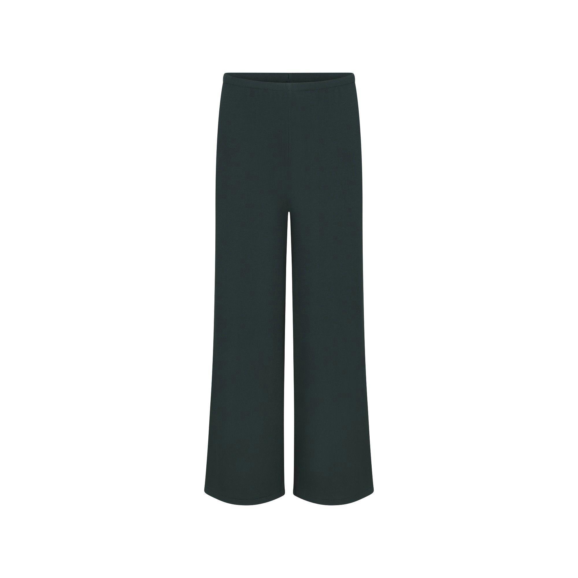 SOFT LOUNGE TANK SLEEP SET | ONYX Product Image