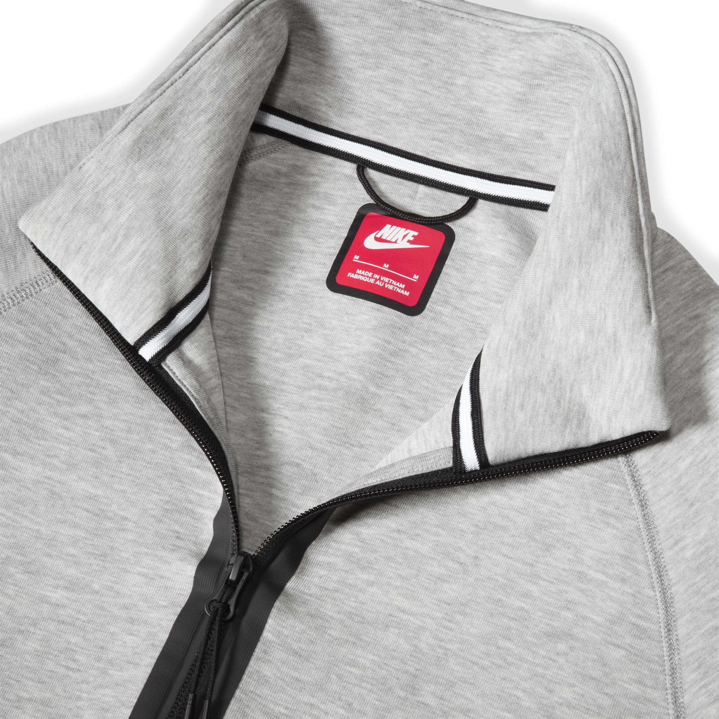 Nike Tech Fleece half zip sweatshirt in gray Product Image