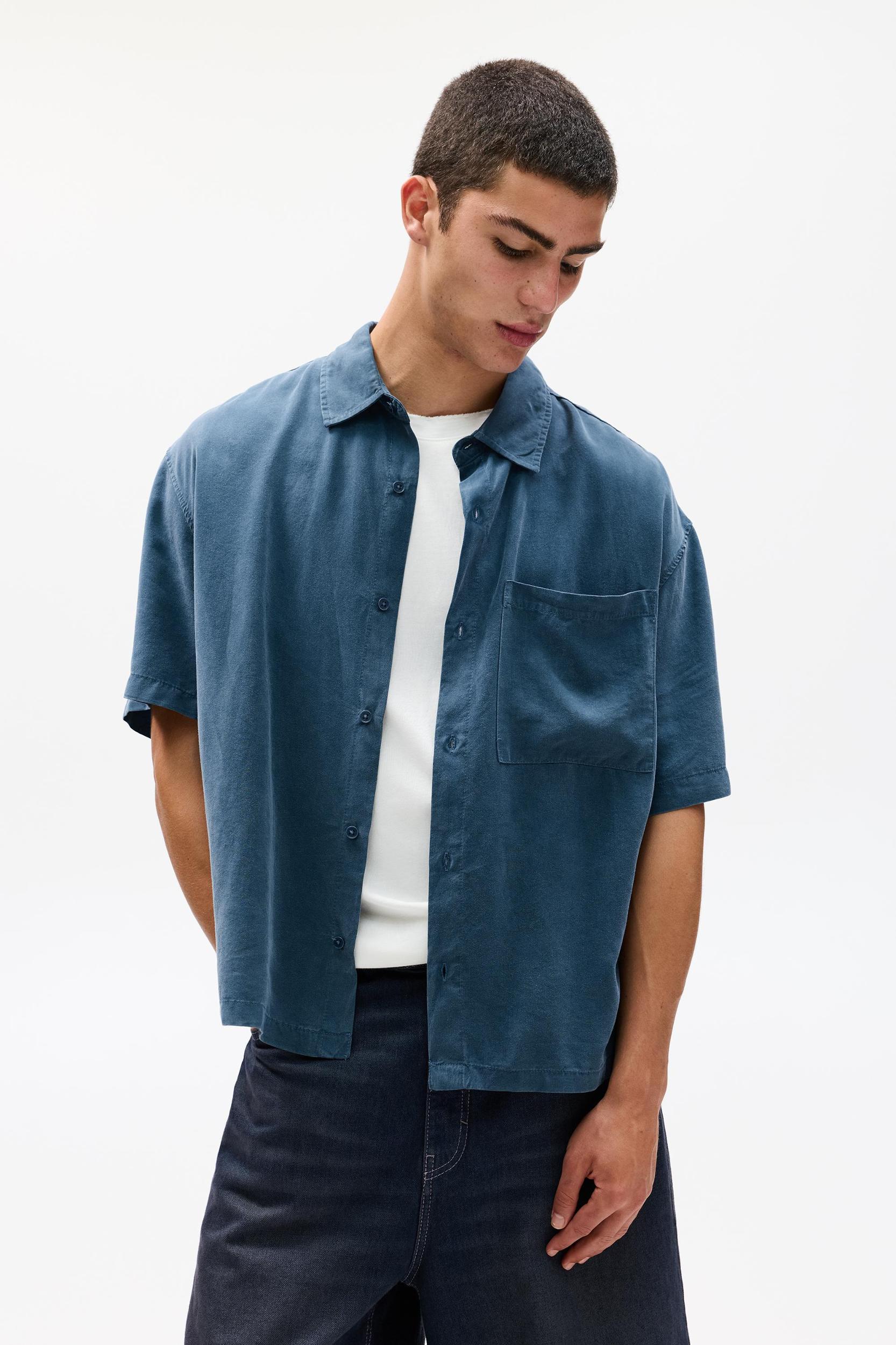 Short sleeve flowing shirt Product Image