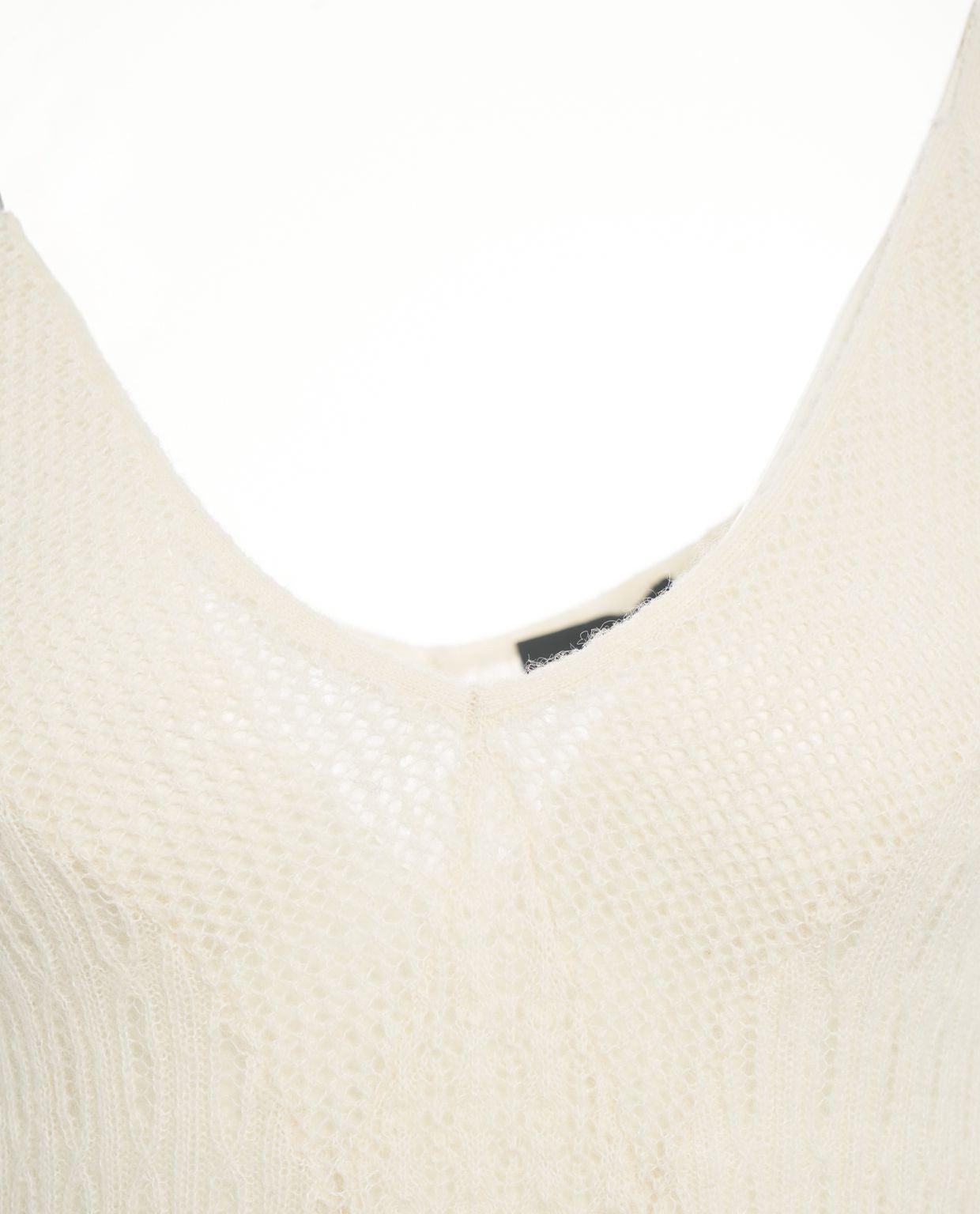 Knit top with v-neck Product Image